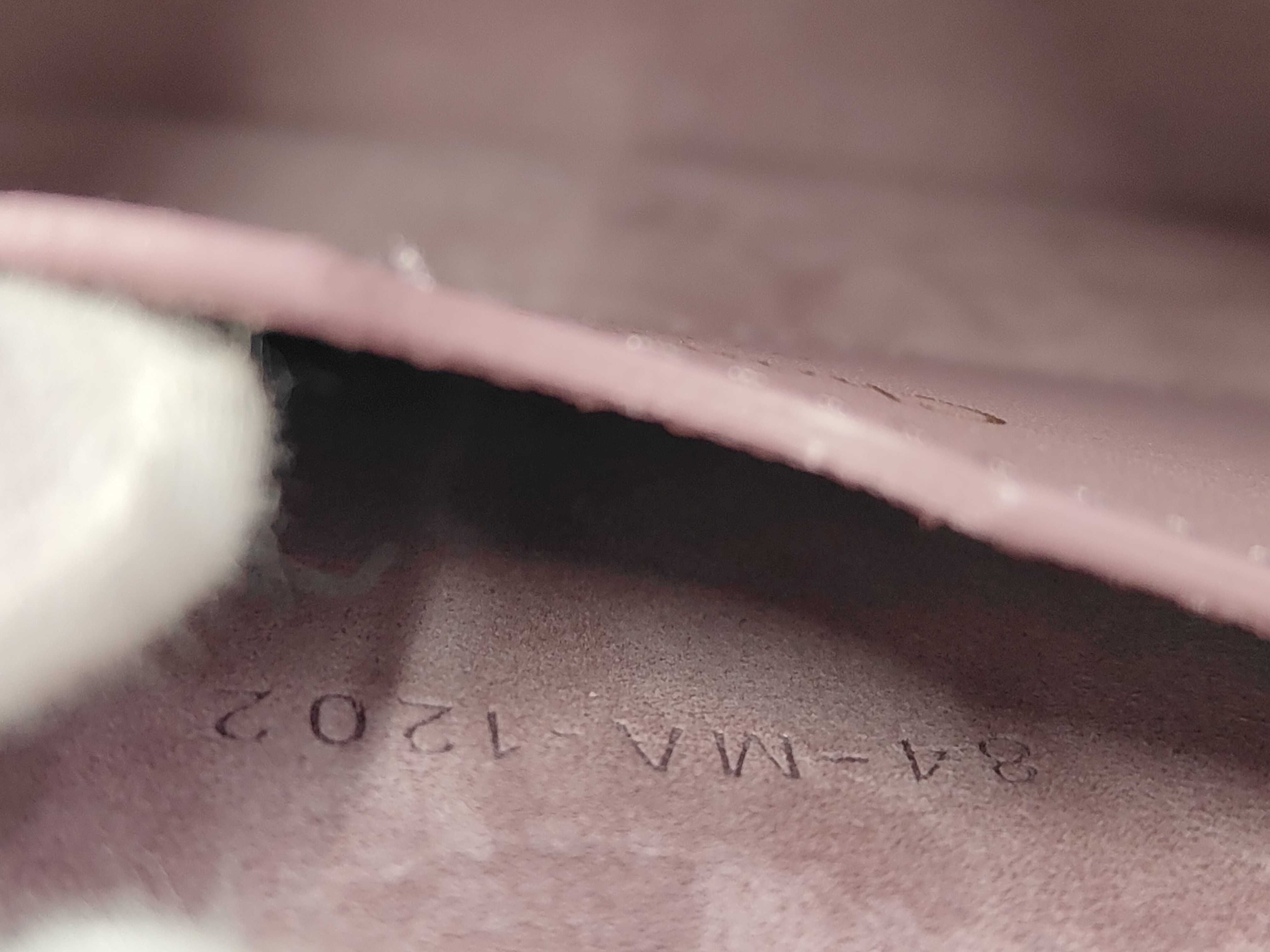 Bobby Medium Shoulder Bag — view 10