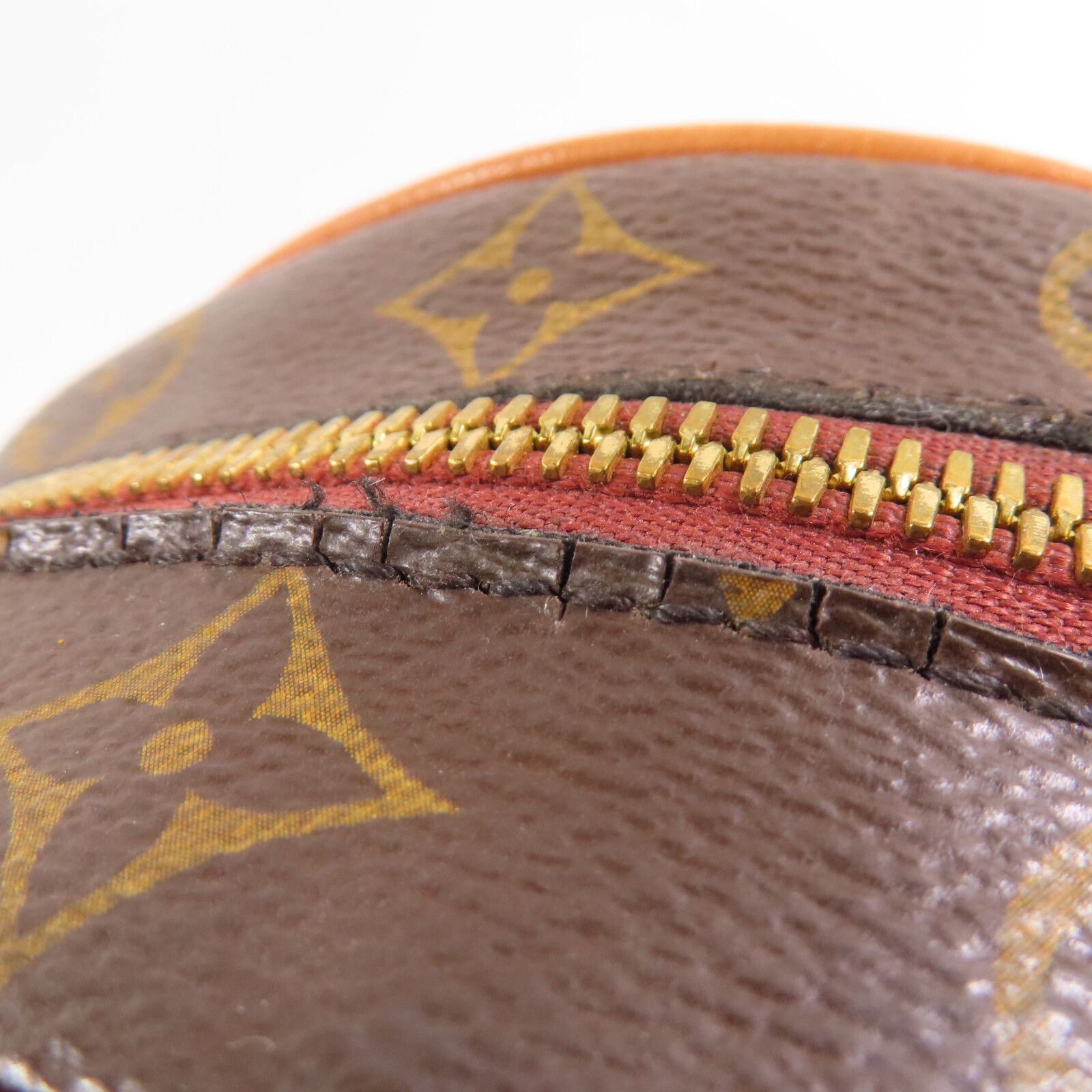 Boite Chapeau Souple PM, Monogram — view 16