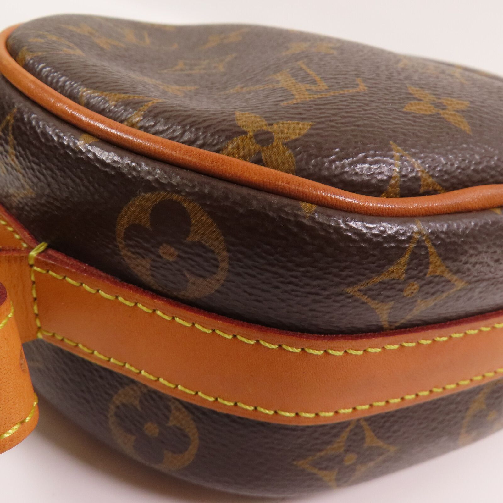 Boite Chapeau Souple PM, Monogram — view 6