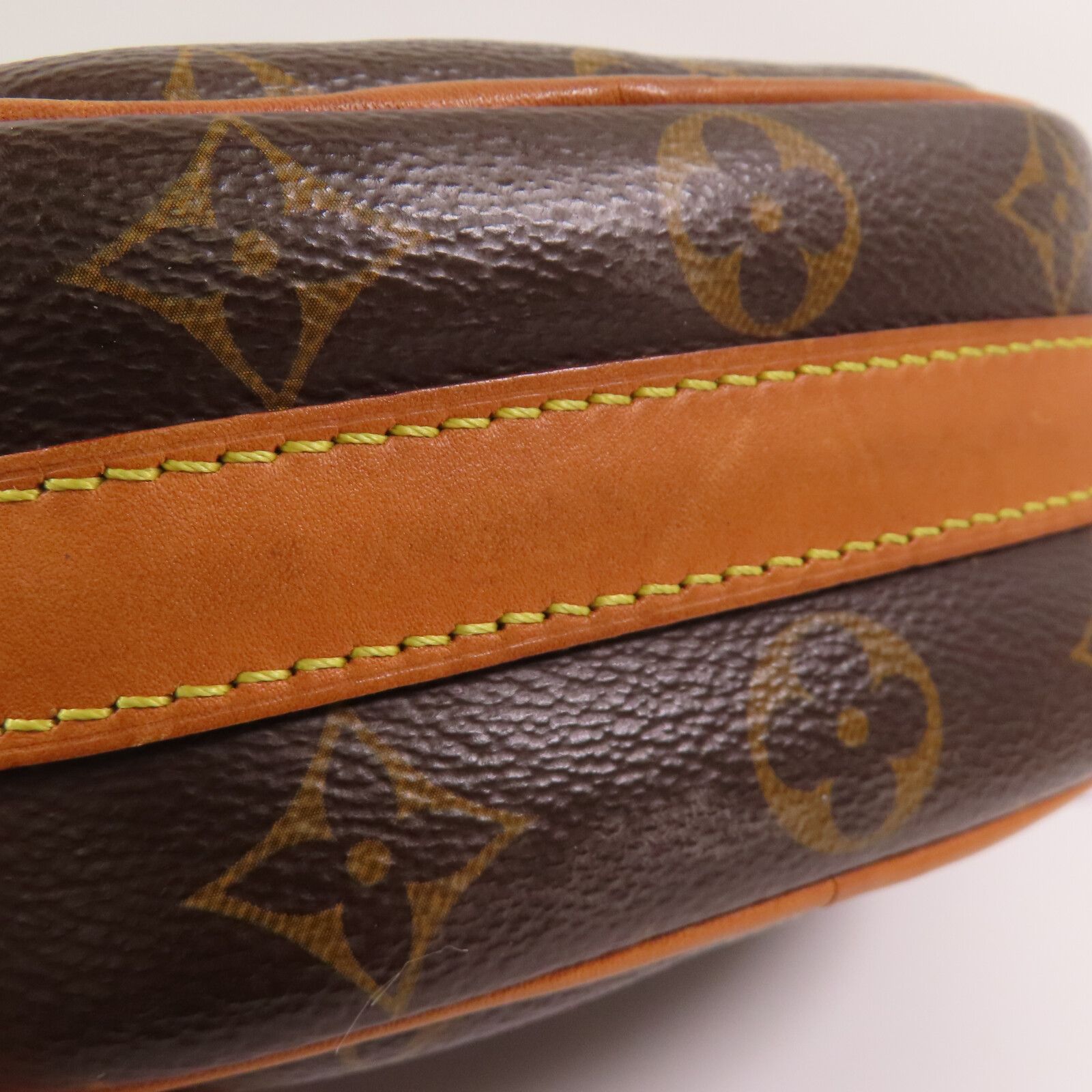 Boite Chapeau Souple PM, Monogram — view 8