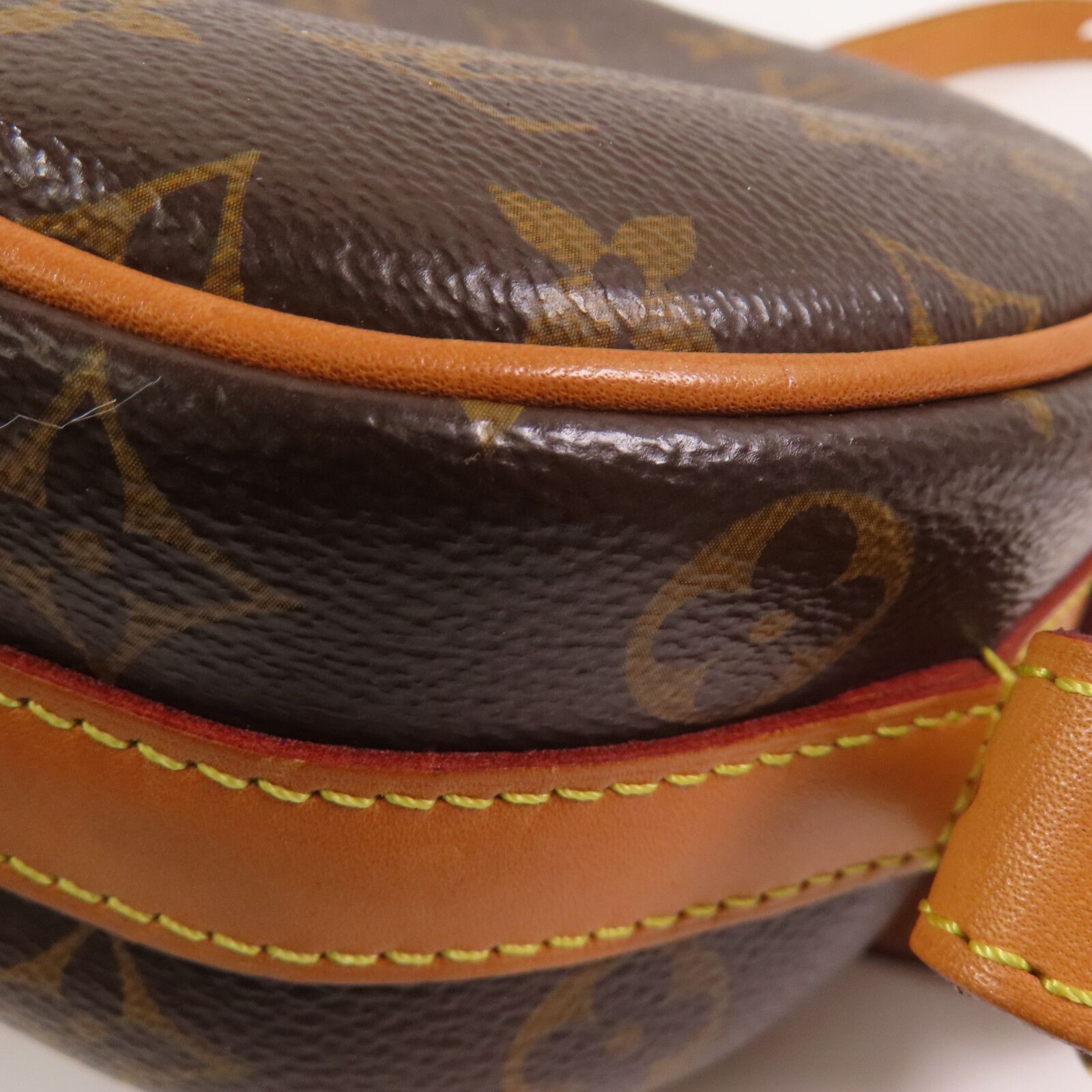 Boite Chapeau Souple PM, Monogram — view 9