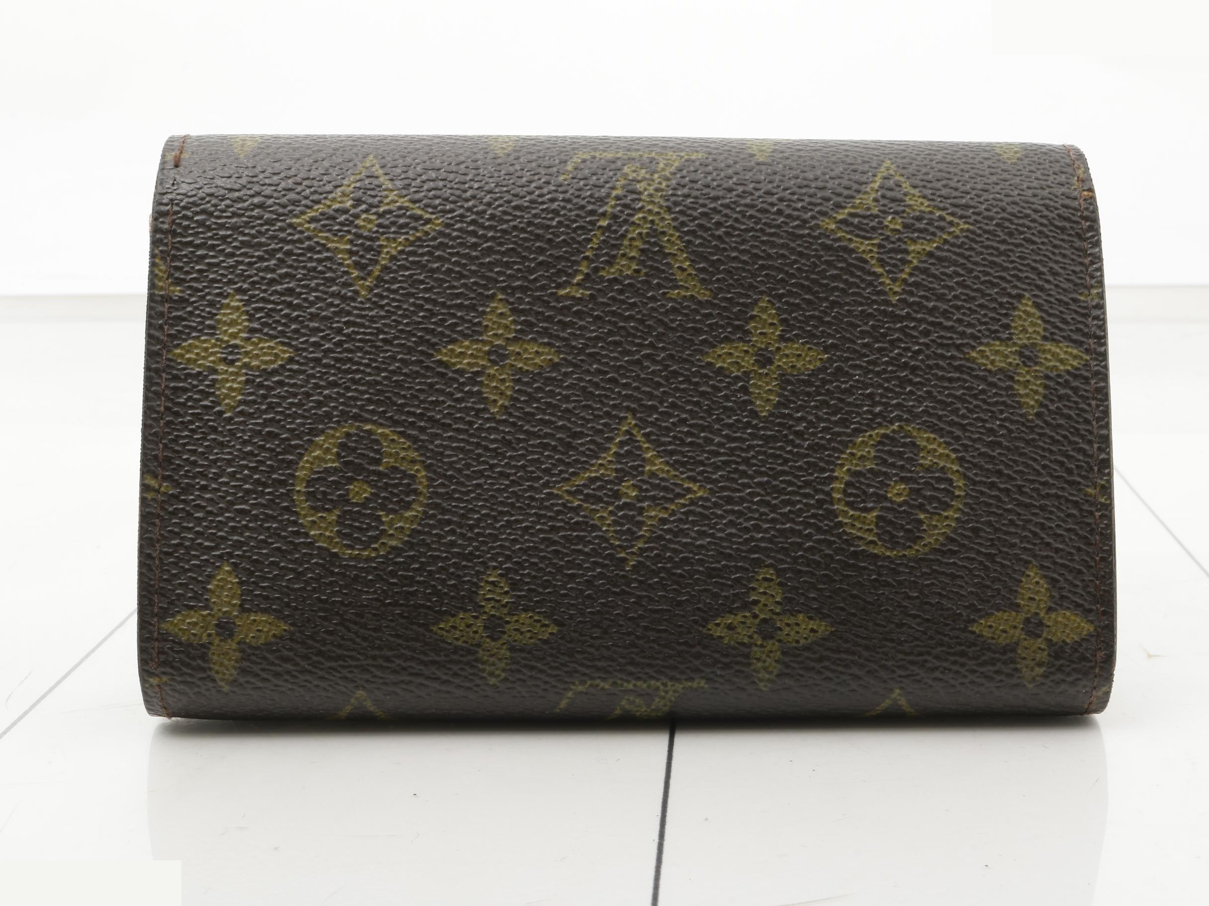 wallet — view 2