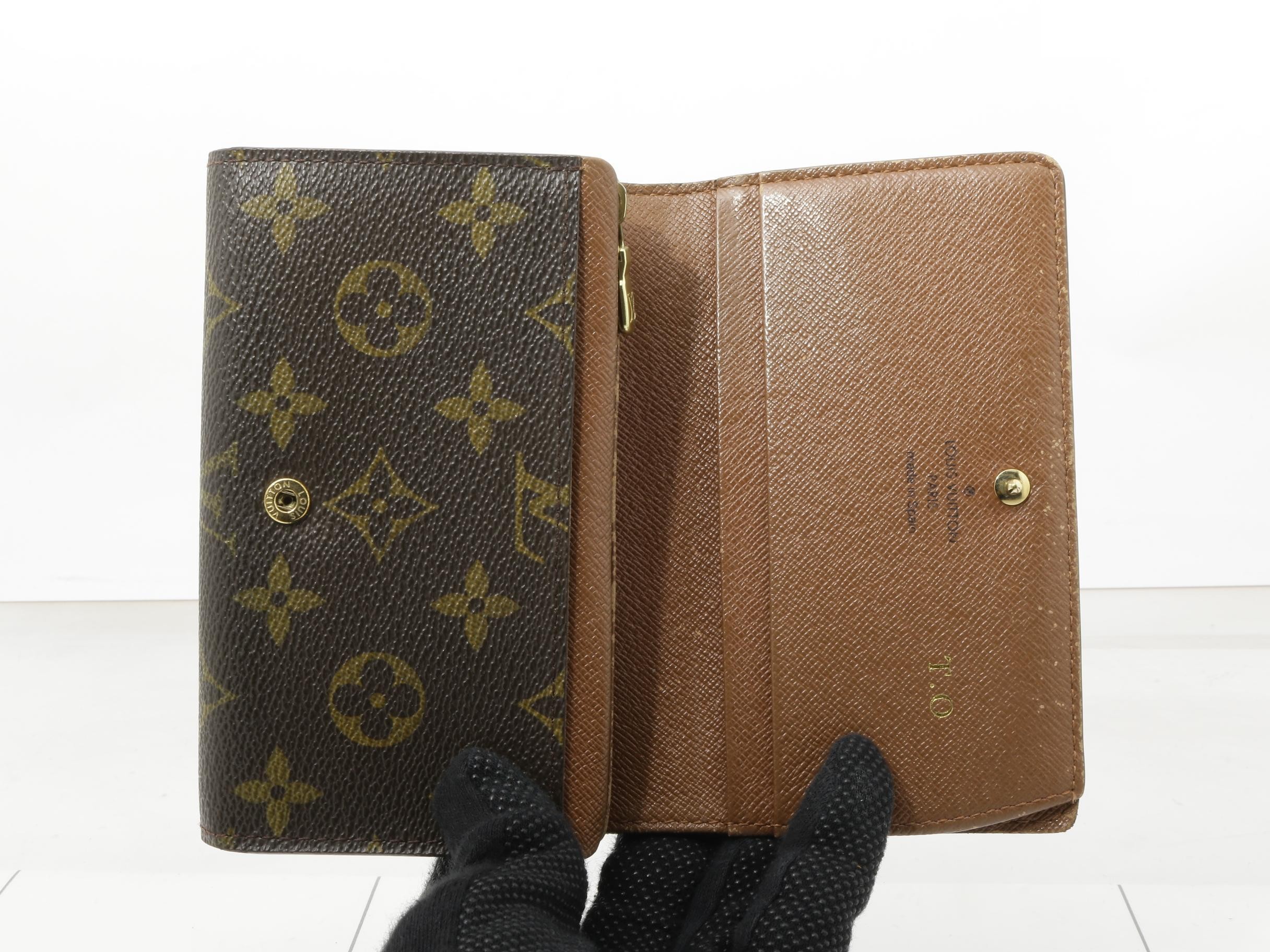 wallet — view 4