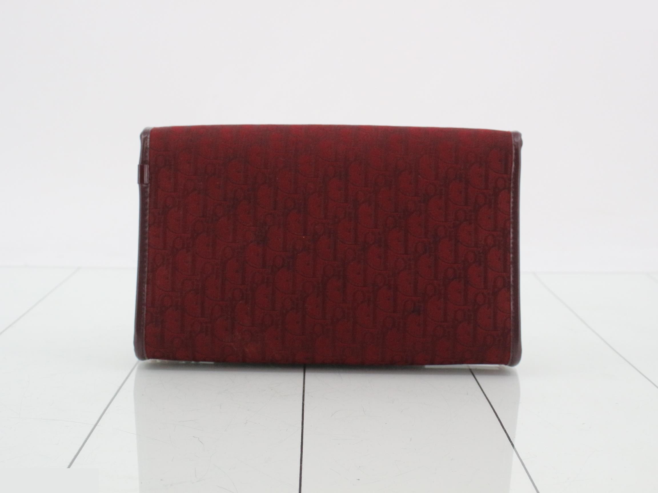 Trotter (Bag) Chain Shoulder Bag - Red — view 2