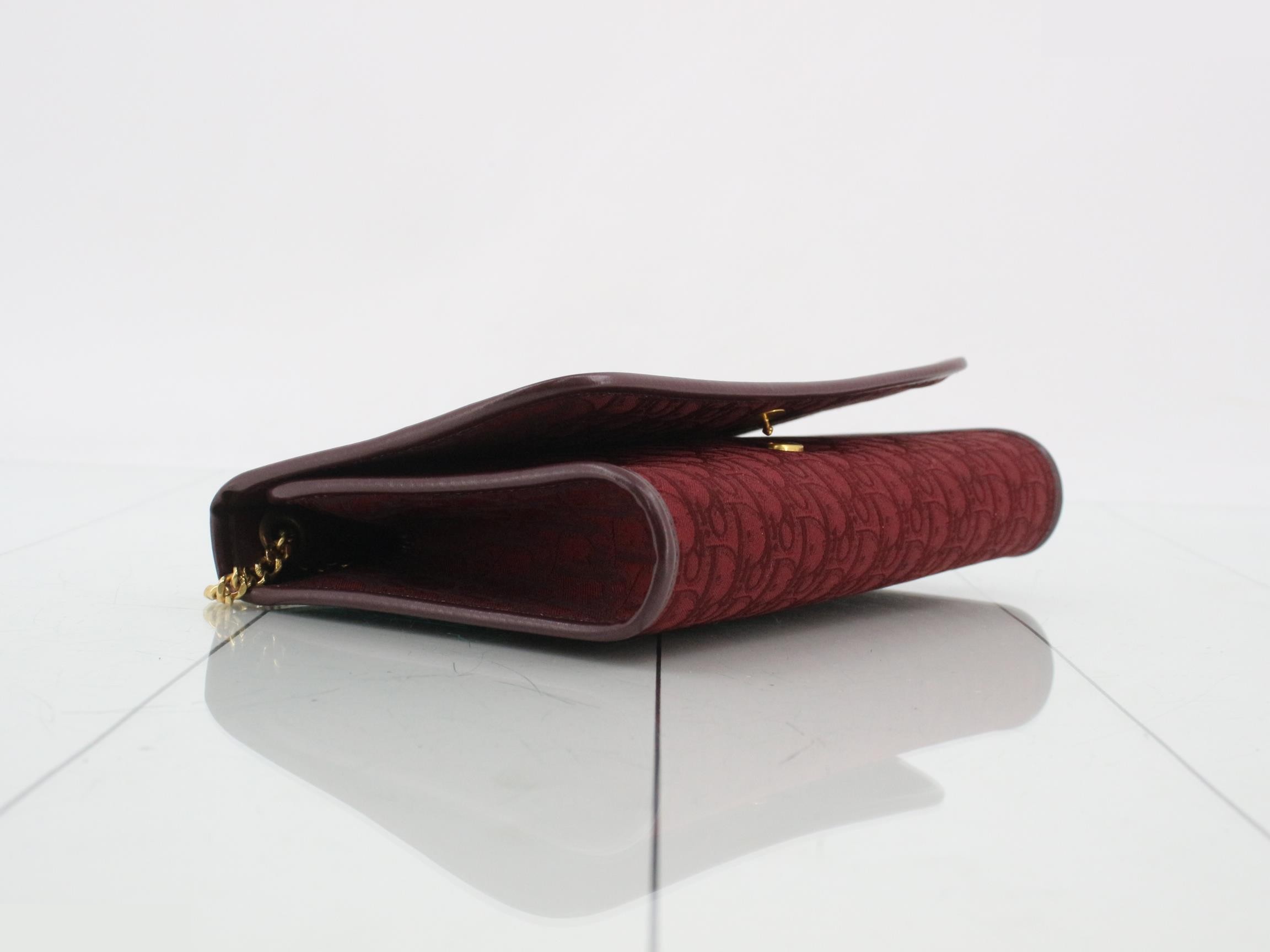 Trotter (Bag) Chain Shoulder Bag - Red — view 5