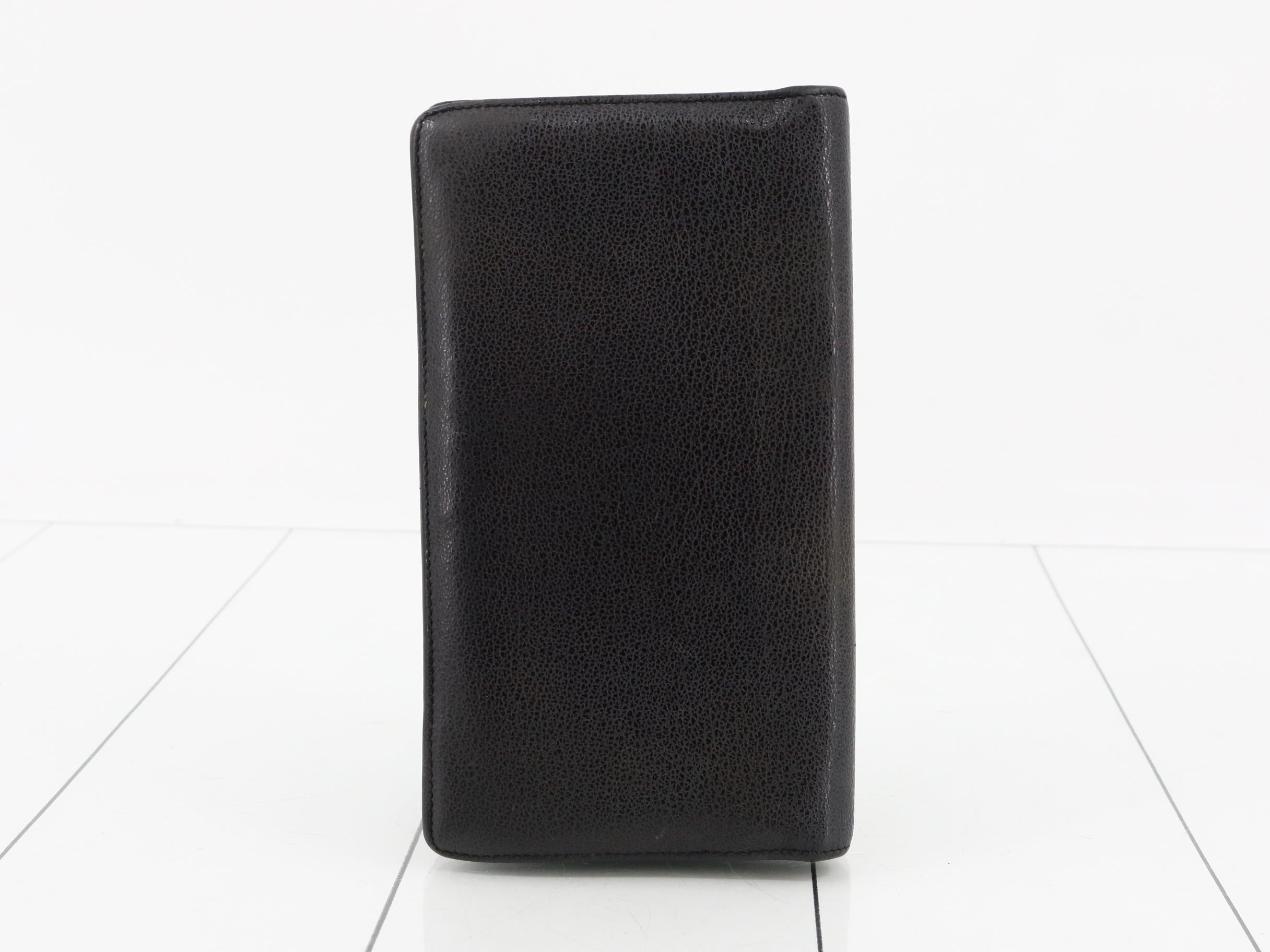 Camellia (bag) and wallet — view 2