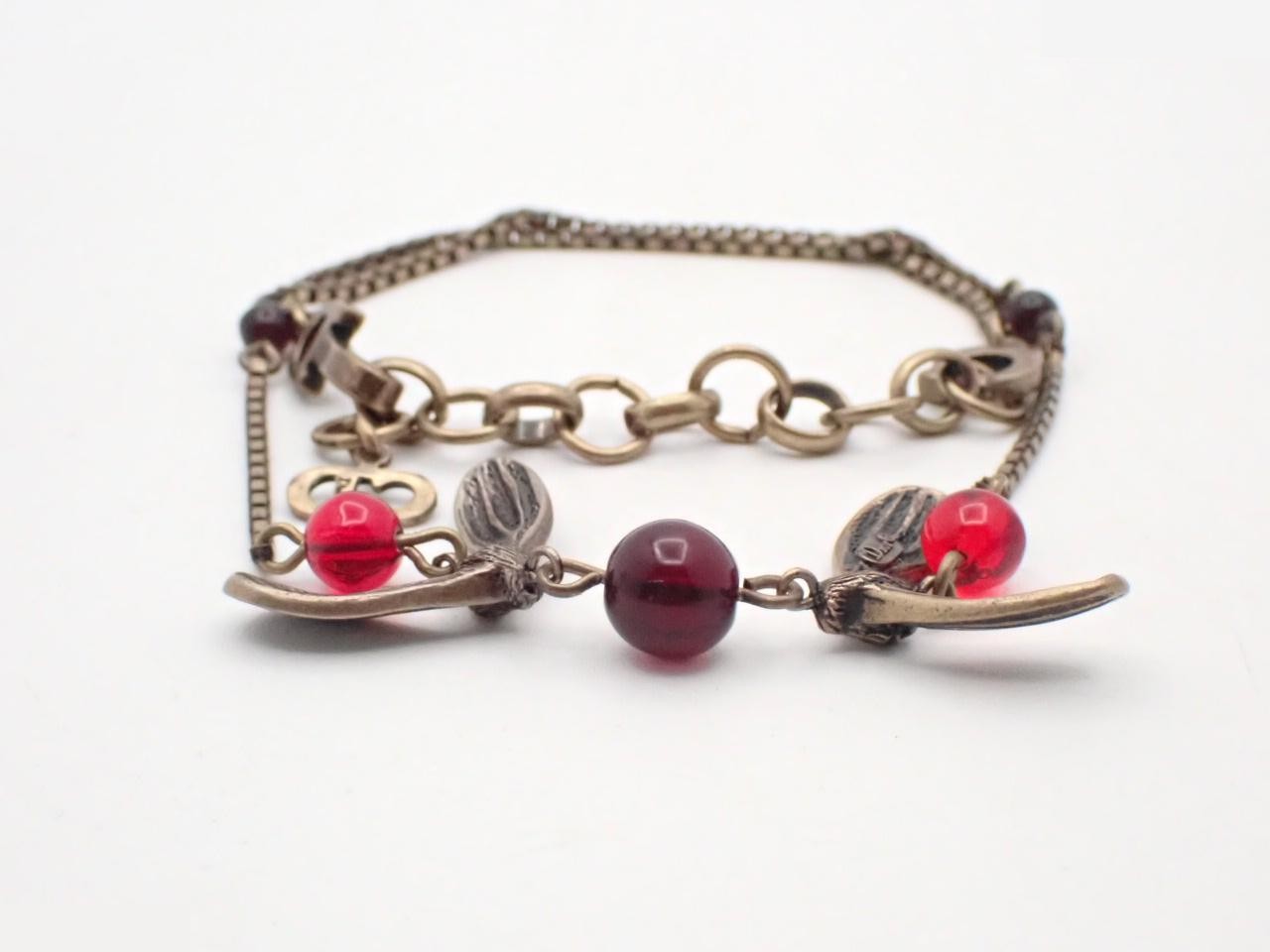 Necklace, chain approximately 34 cm