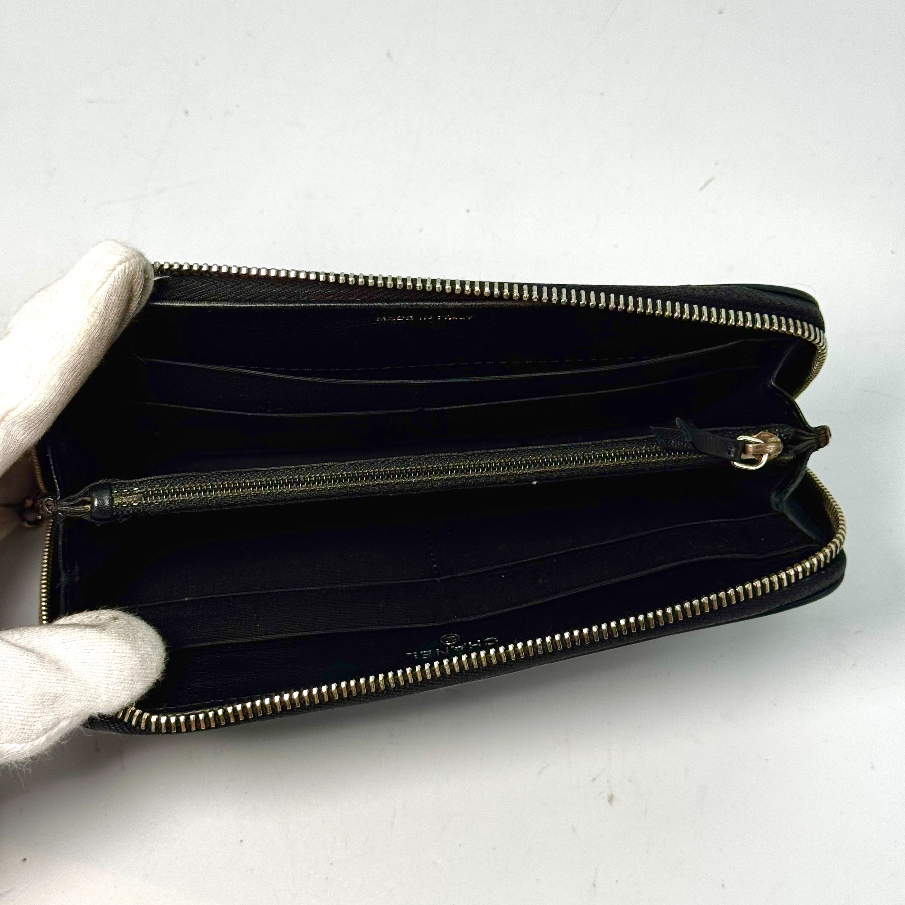 Round Long Wallet Chevron V-stitch Black Wallet 10977554 — view 3