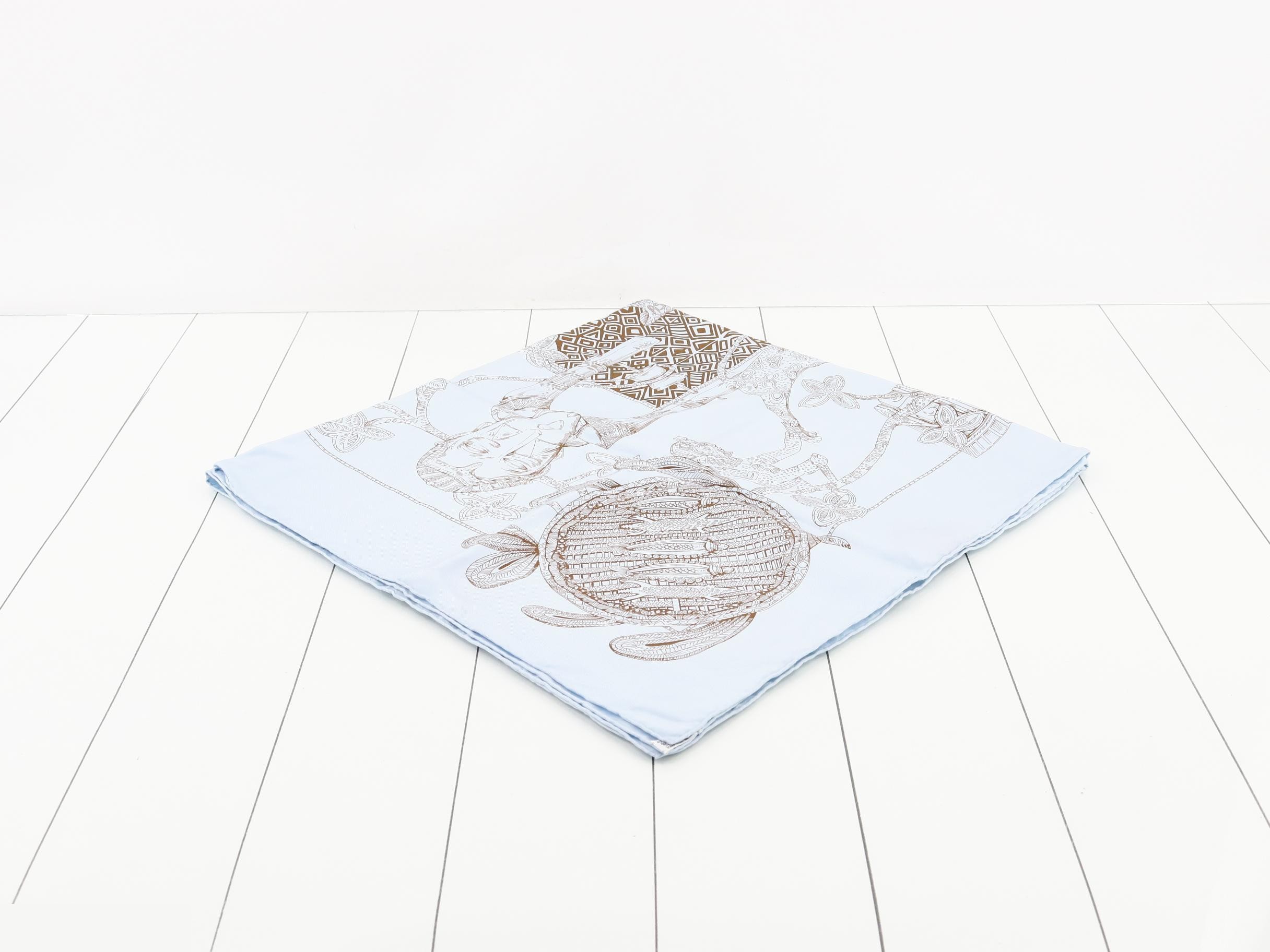 Carre 90 "ASHANTI" Light Blue — view 2