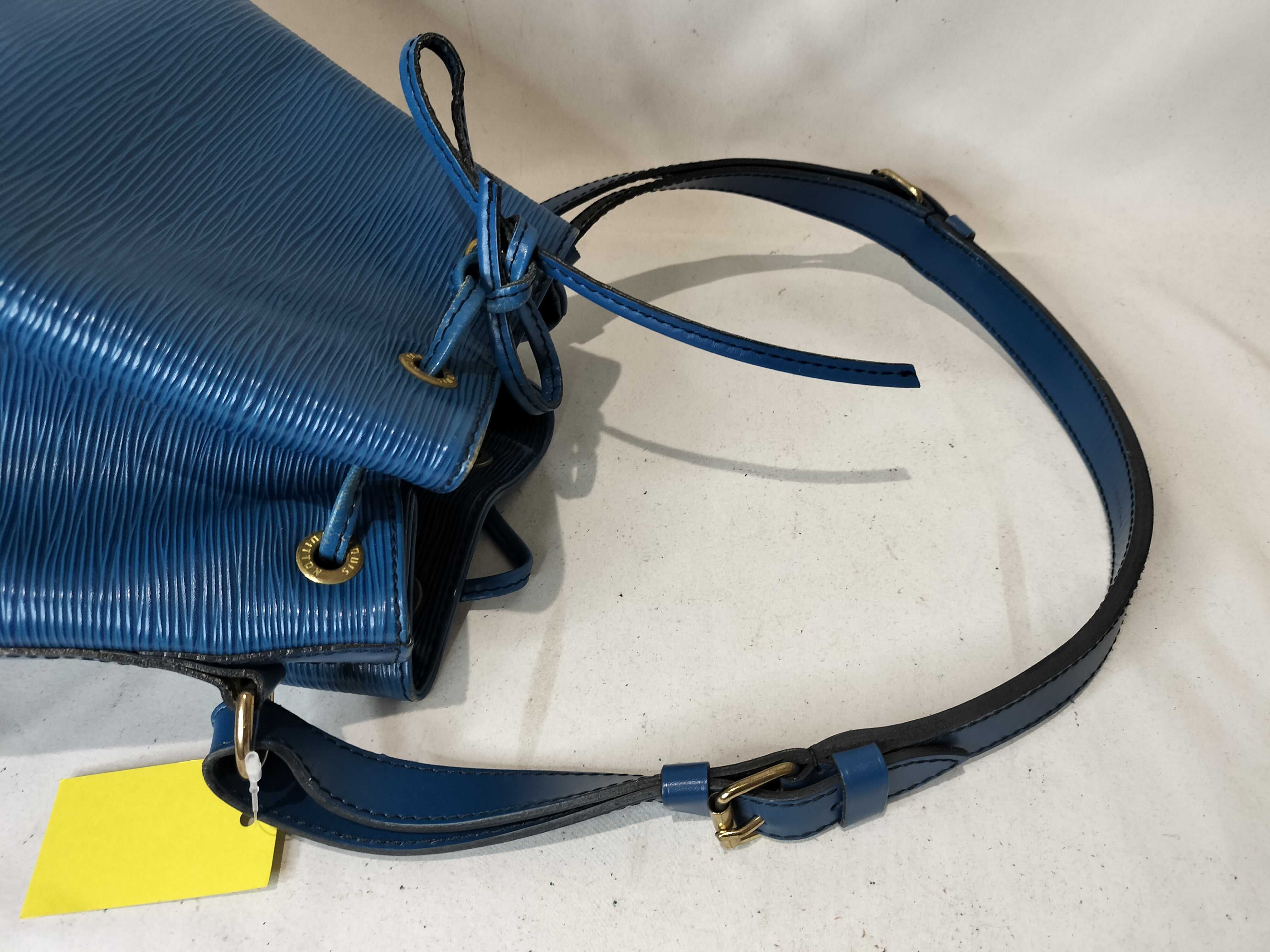 Epi Noe Blue Shoulder Bag — view 3