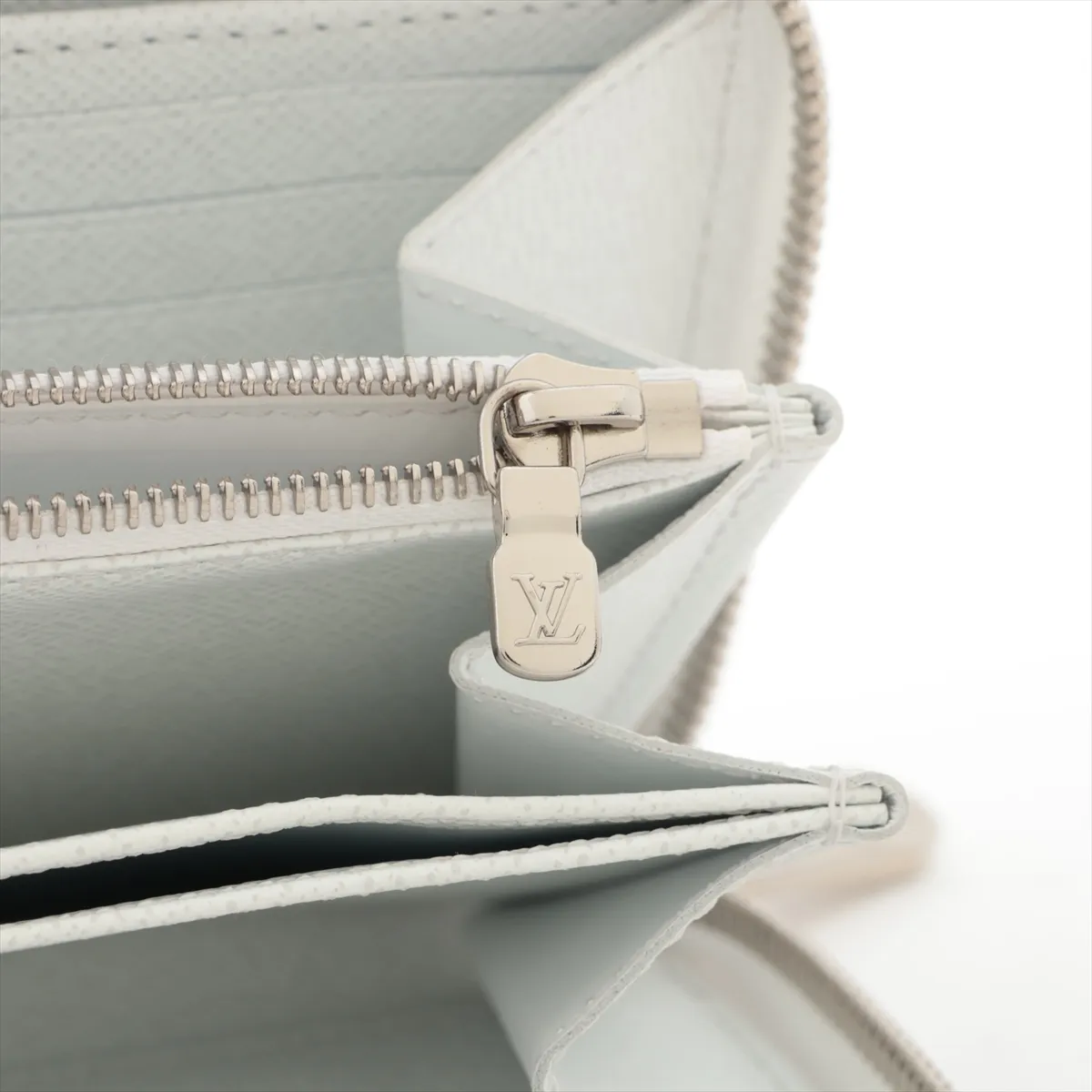Epi Zippy Wallet M83632 Blanc Round Zip Wallet — view 12