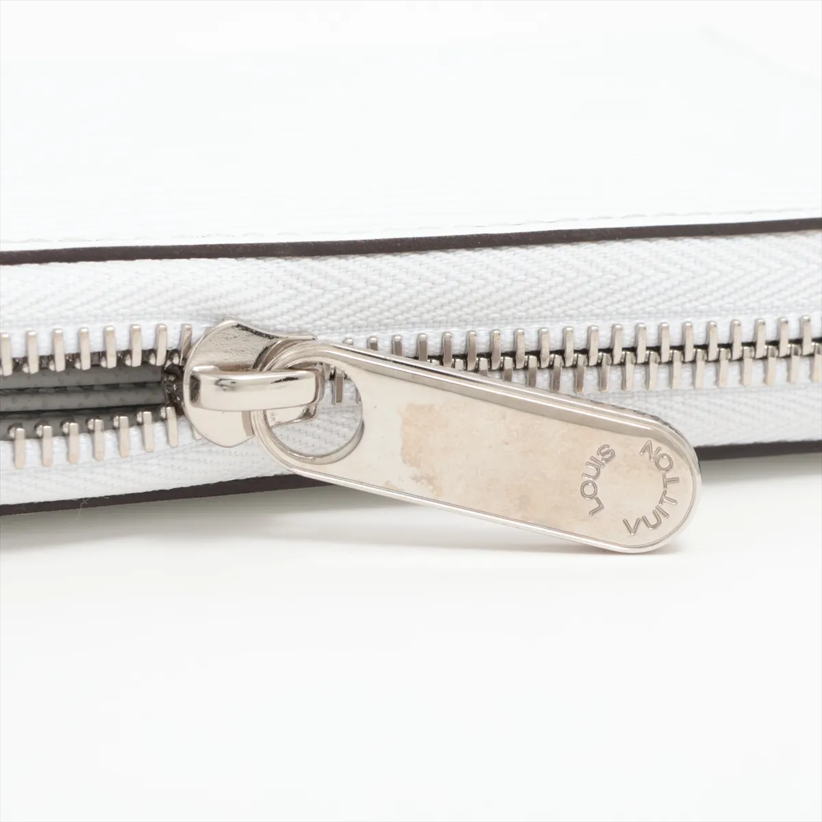 Epi Zippy Wallet M83632 Blanc Round Zip Wallet — view 13