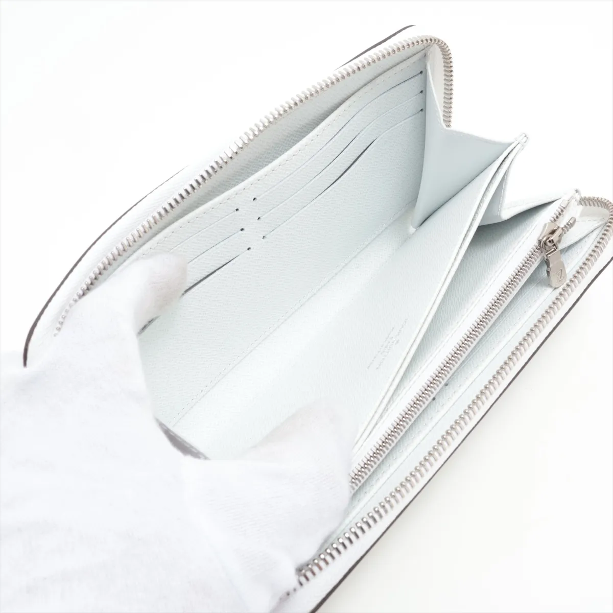 Epi Zippy Wallet M83632 Blanc Round Zip Wallet — view 5