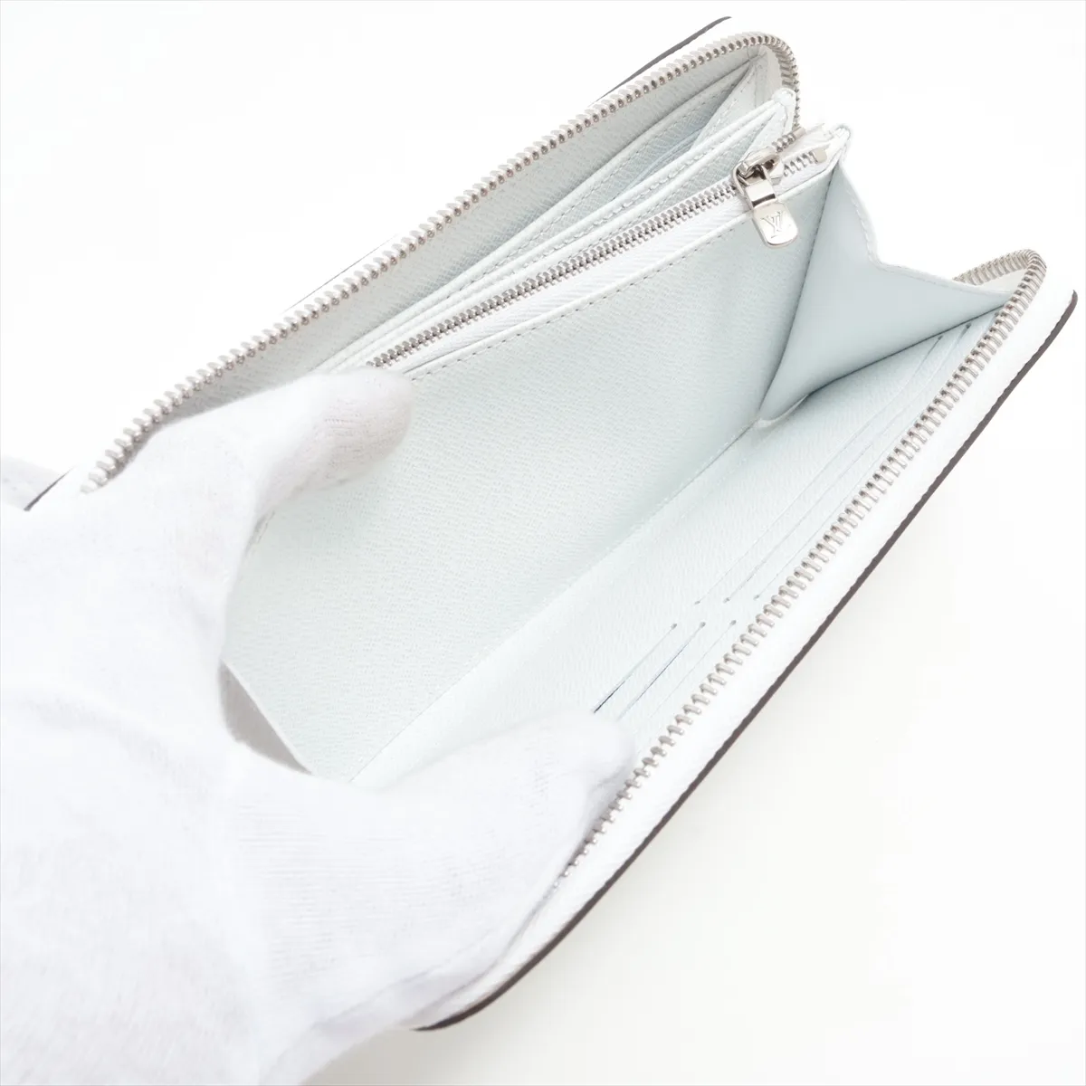 Epi Zippy Wallet M83632 Blanc Round Zip Wallet — view 8