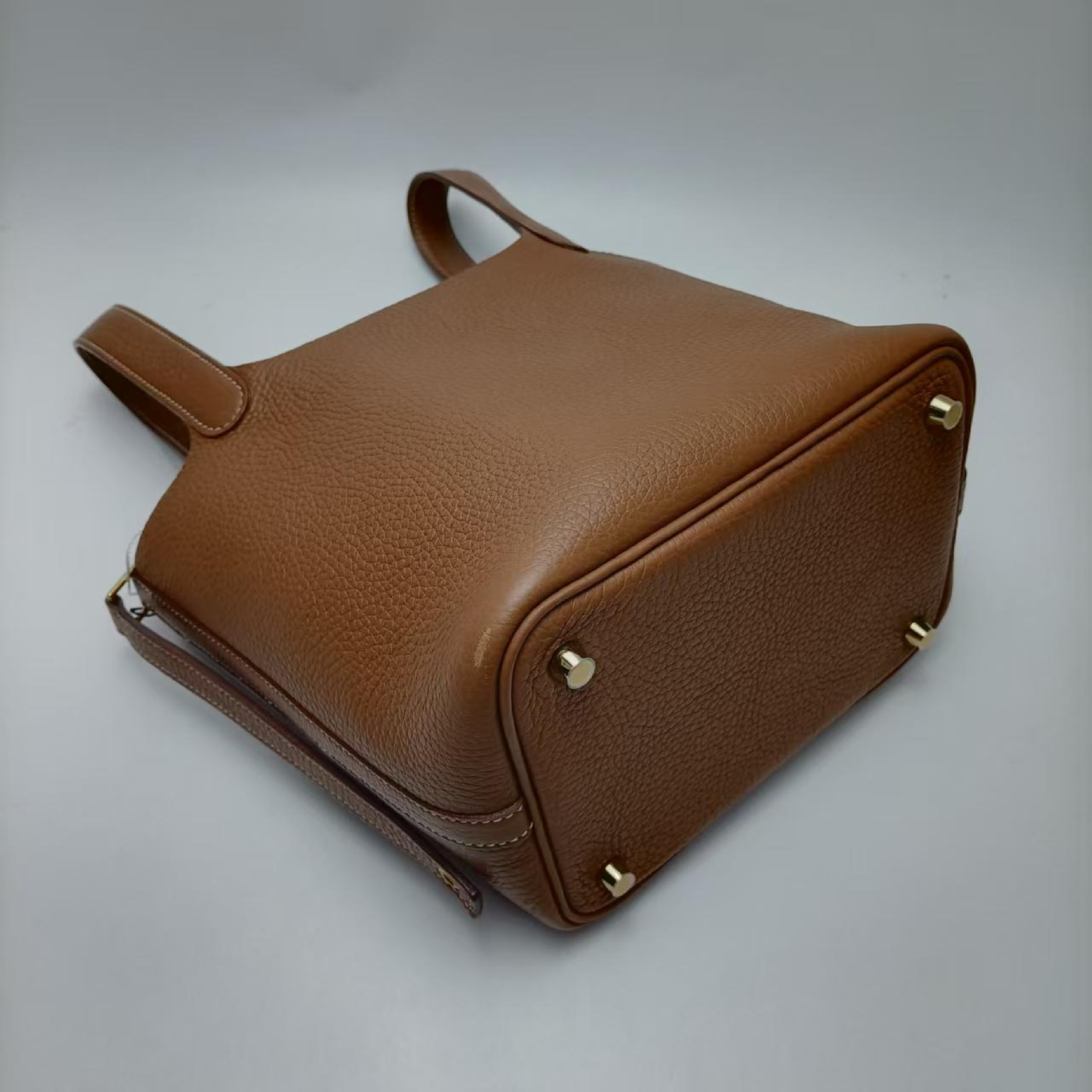 Picotan Cowhide Handbag Z Engraved Handbag — view 5