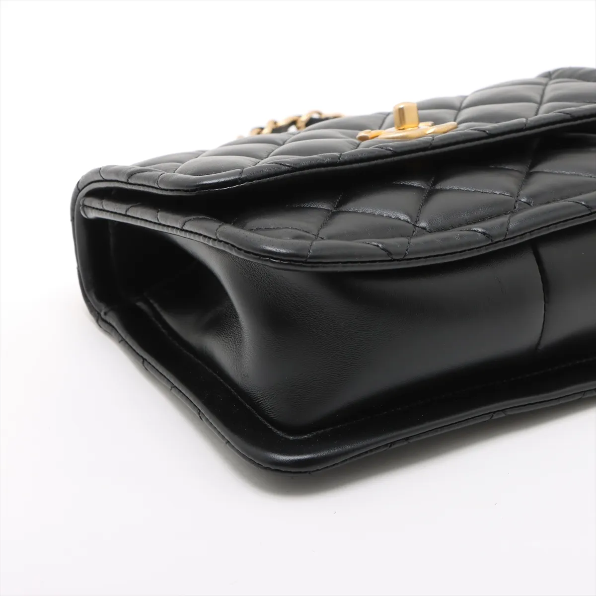 Matelasse leather chain shoulder bag black gold hardware 30552199 30s — view 4