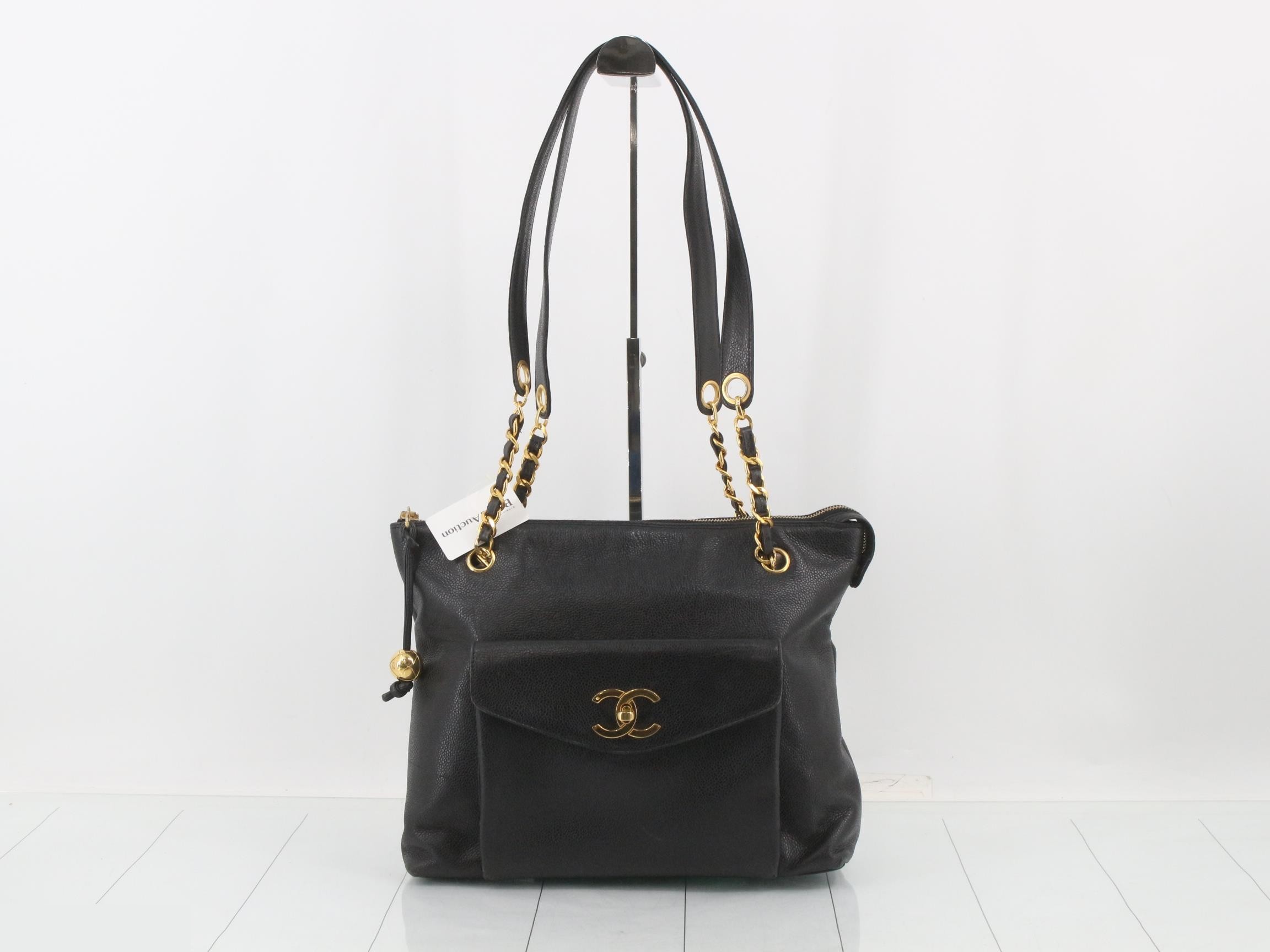 Caviar skin chain tote bag