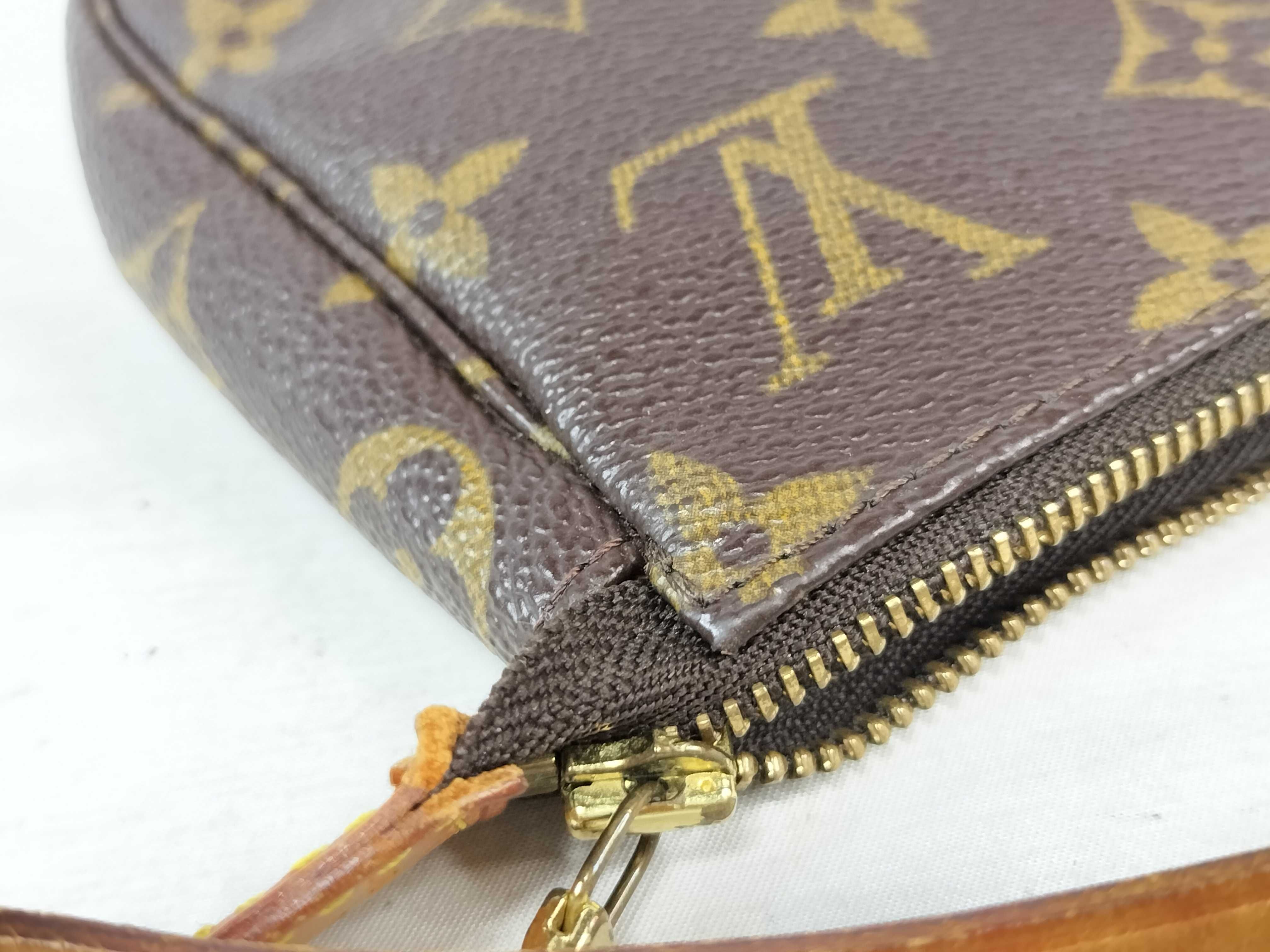 Monogram Louis Vuitton Pochette Accessoires Handbag — view 15