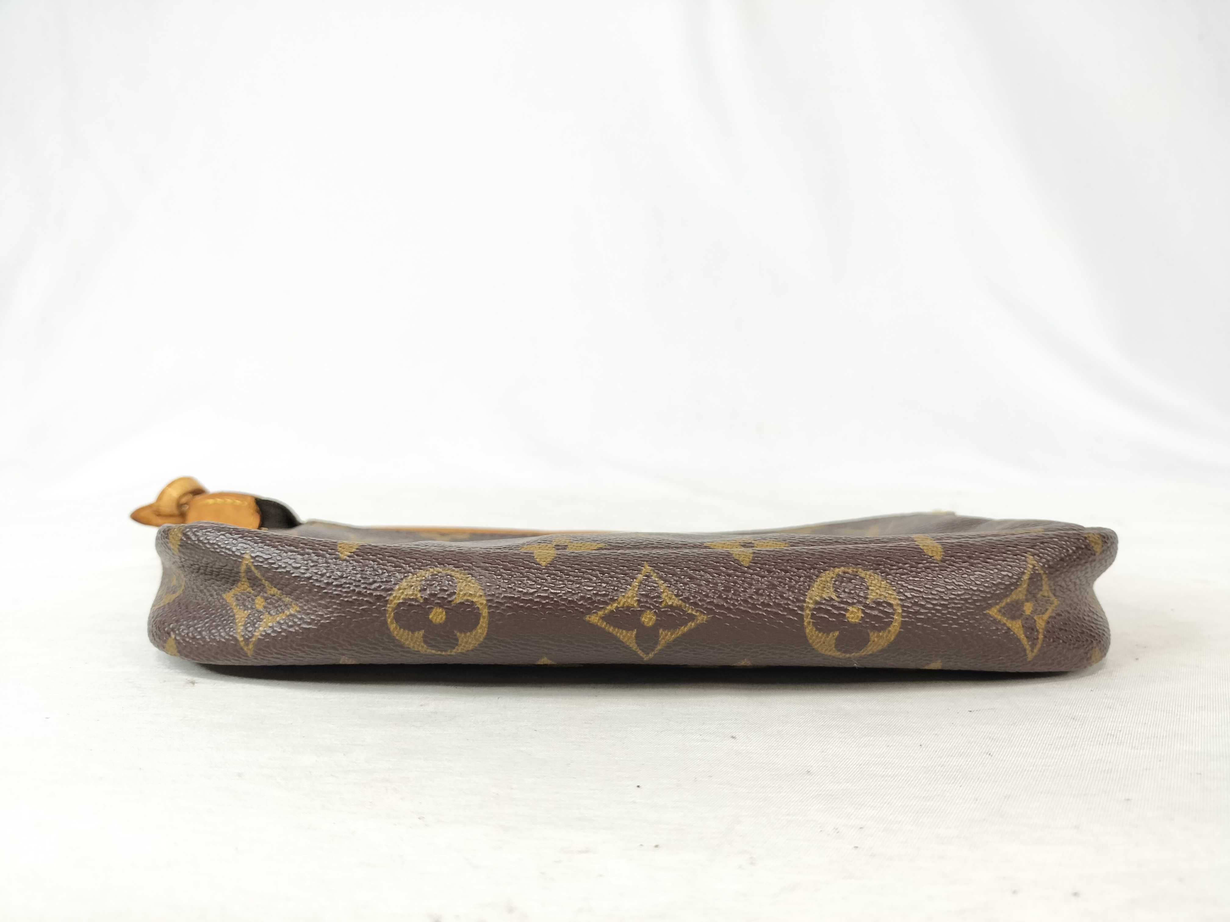Monogram Louis Vuitton Pochette Accessoires Handbag — view 8