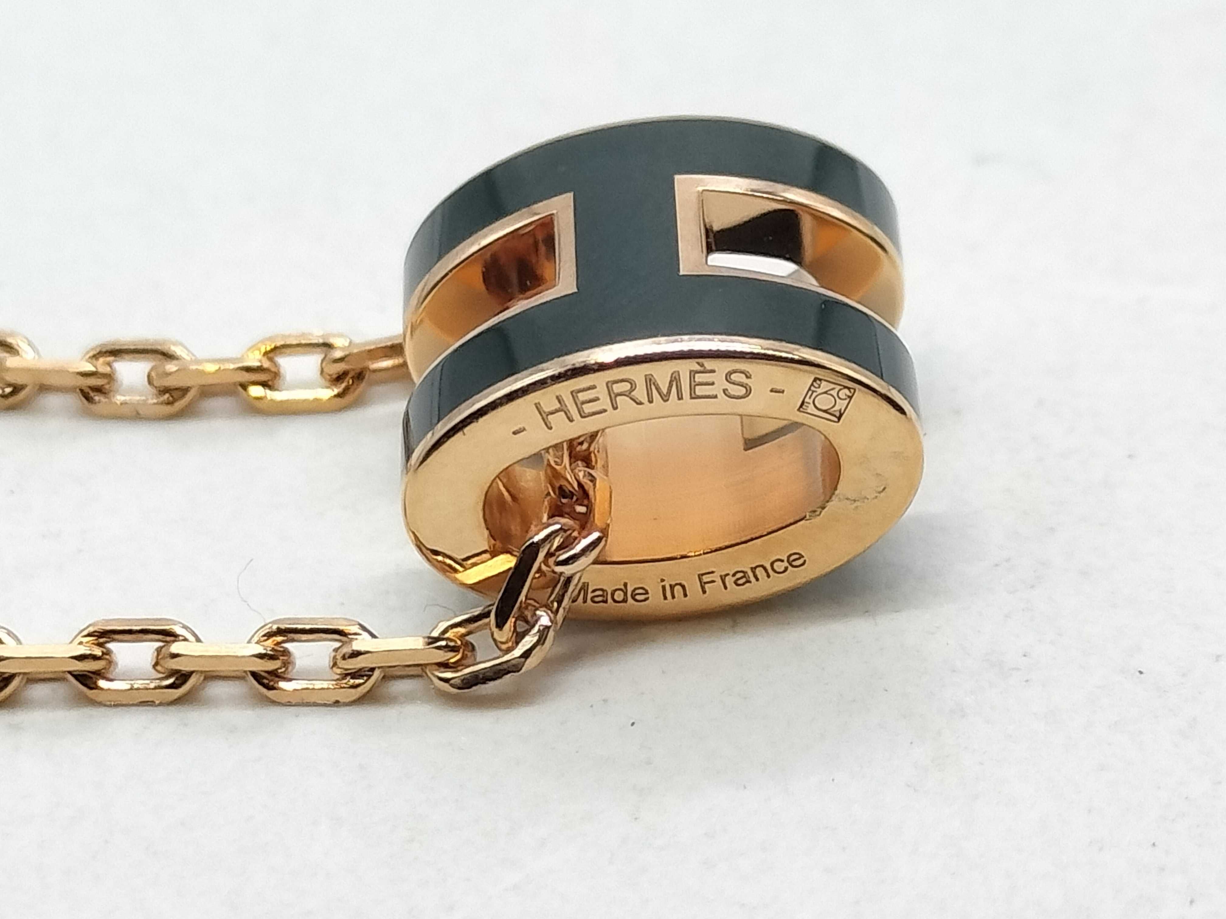 Pop H Necklace Pendant Gold x Black Necklace — view 3