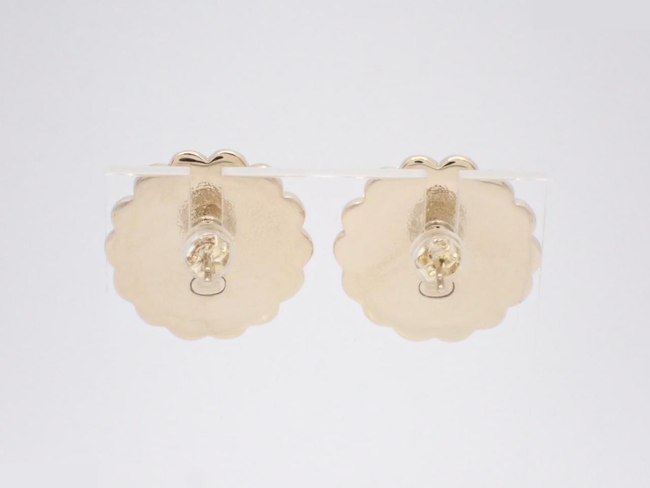 earrings, C24B, flower design, Coco Mark, shell, 2.2cm wide. — view 2