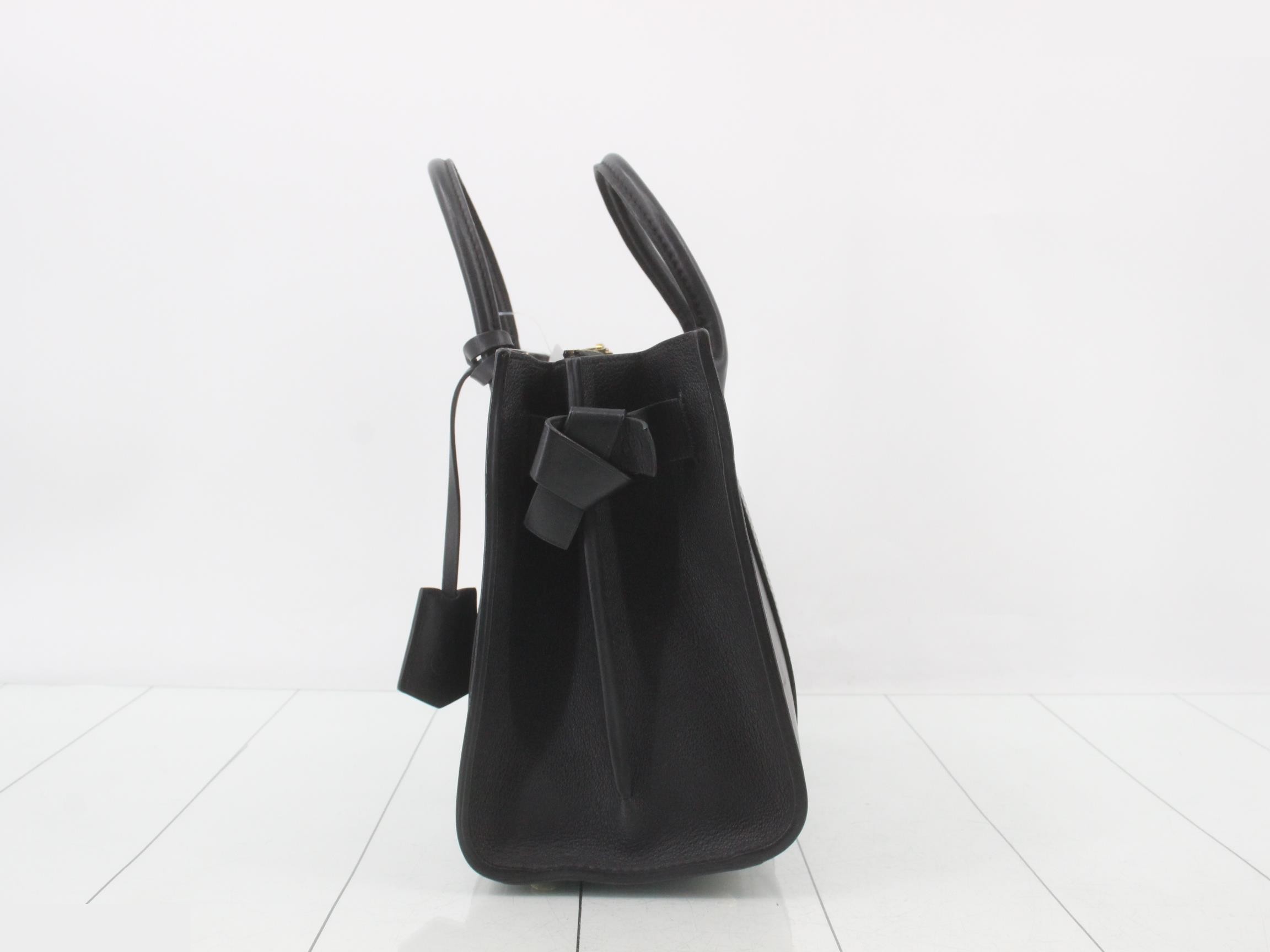 Very Tote MM Noir Handbag — view 3