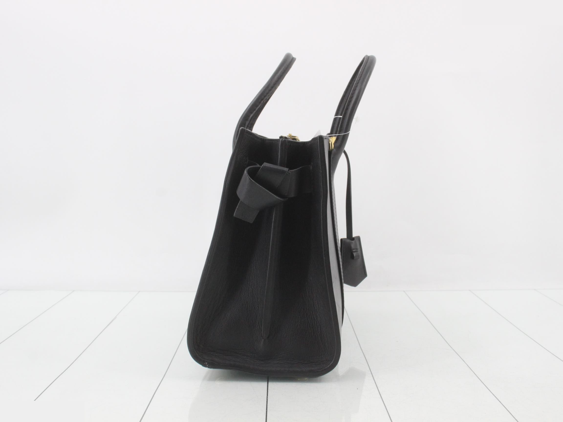 Very Tote MM Noir Handbag — view 4