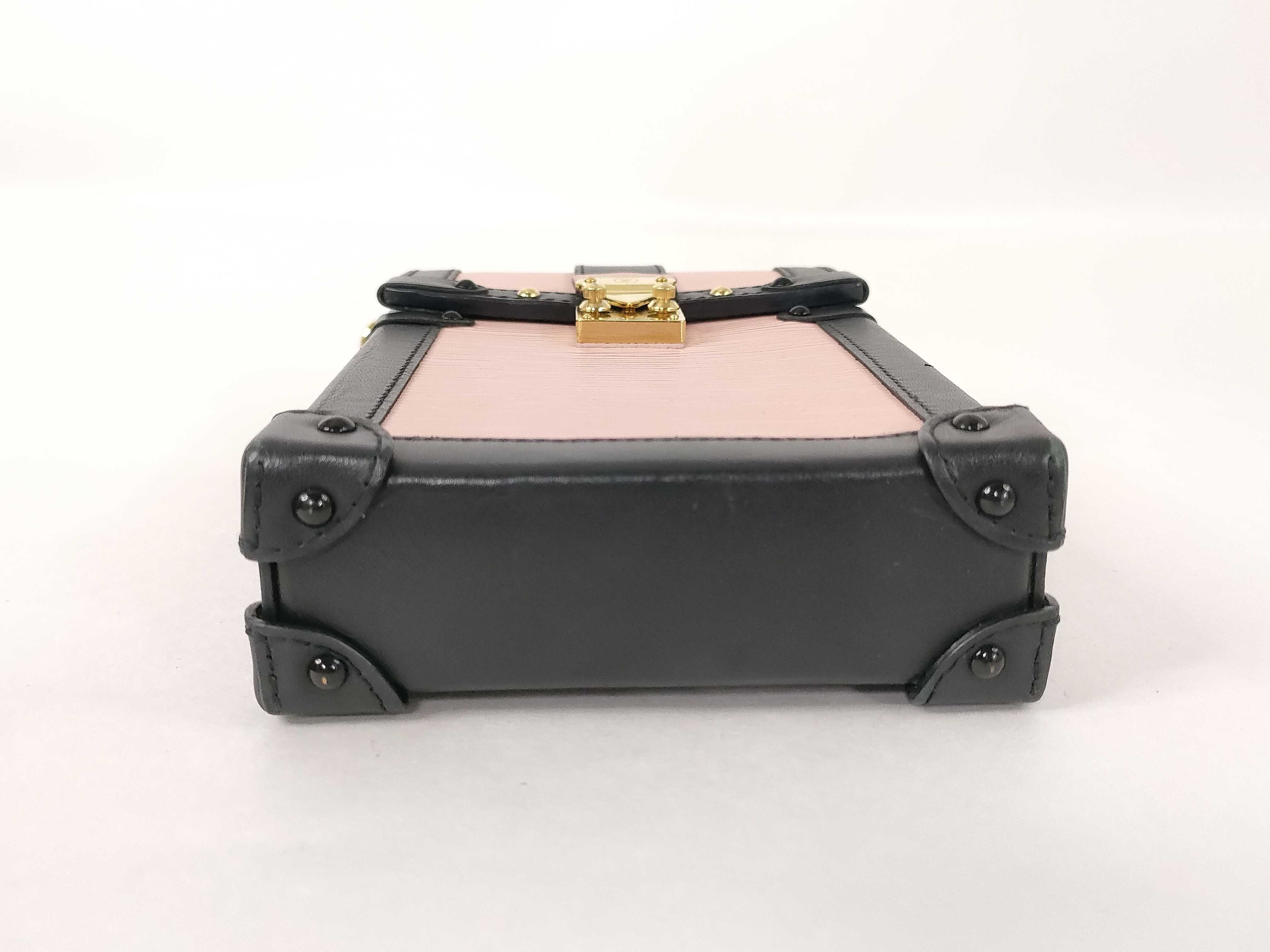 Epi Leather Pochette Trunk Vertical M67872 Epi Leather Shoulder Bag — view 6