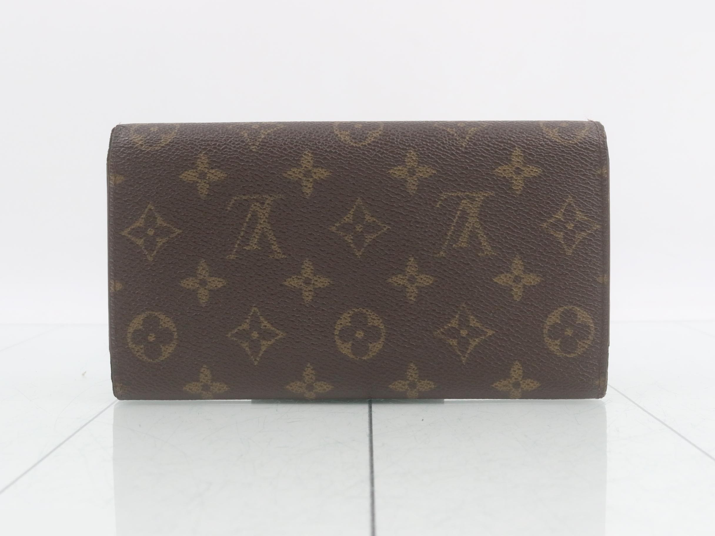 wallet — view 2