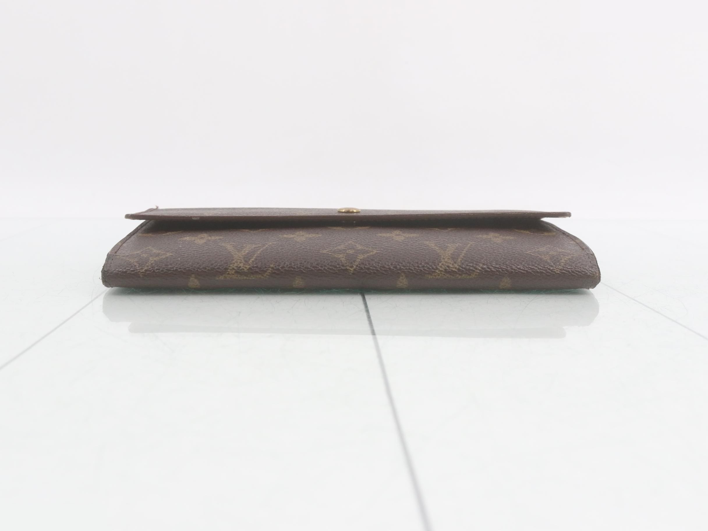 wallet — view 3