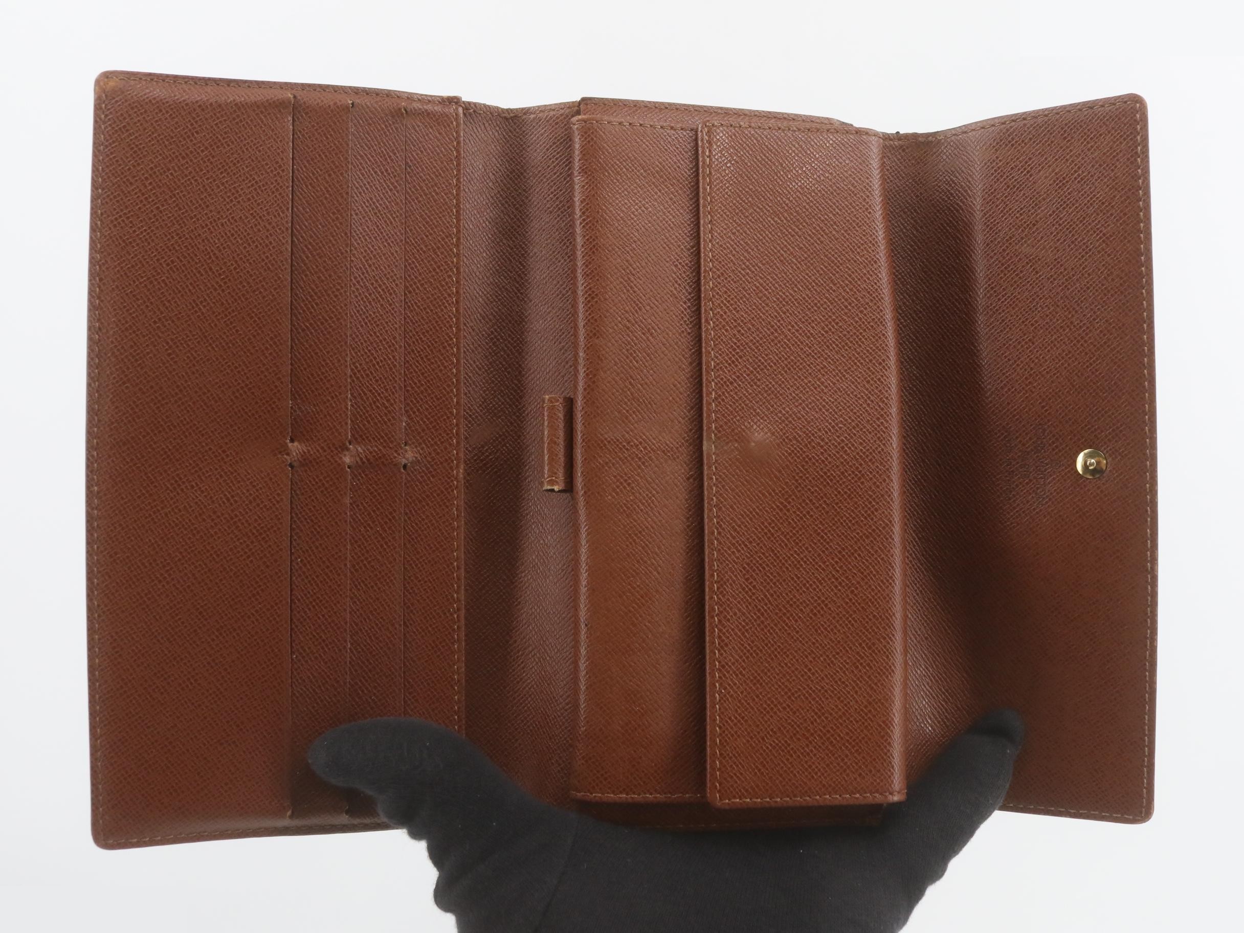 wallet — view 4
