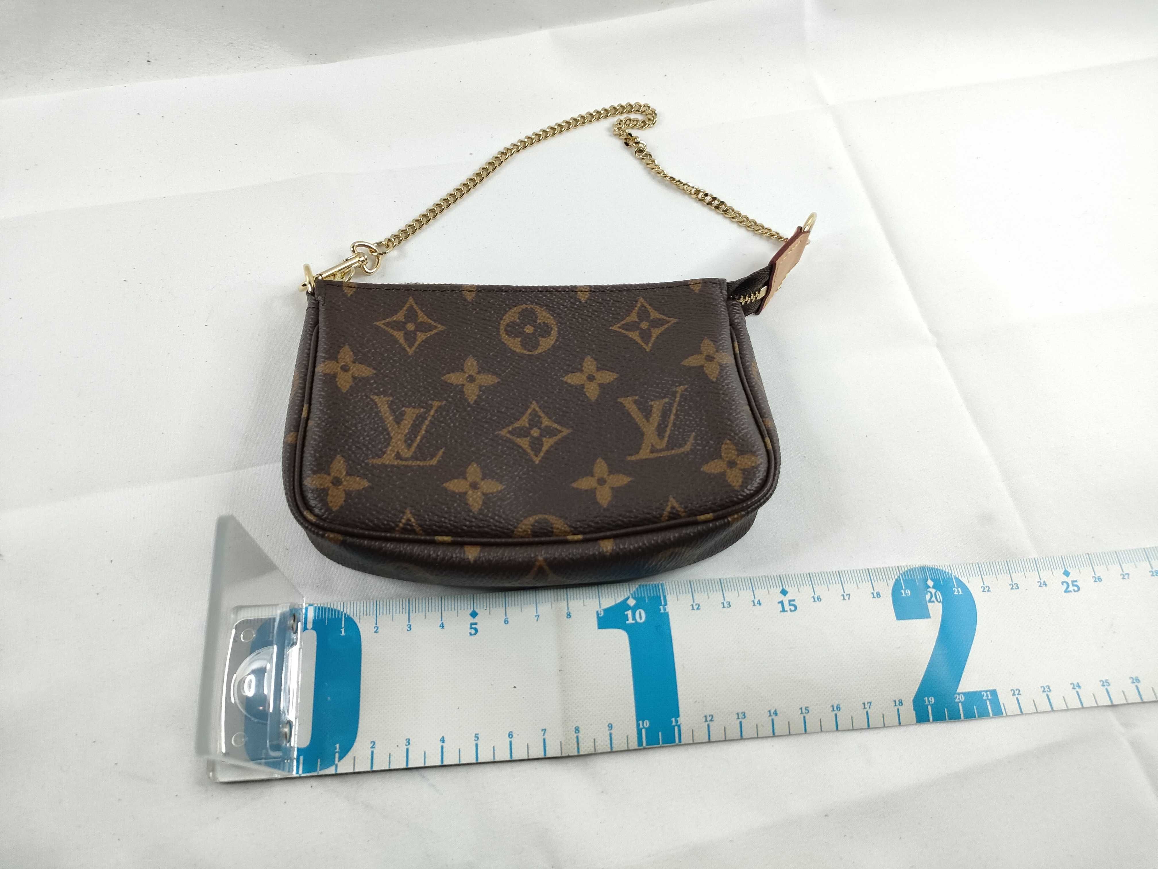 Monogram Pochette Accessoires Monogram M58009 Pouch — view 2