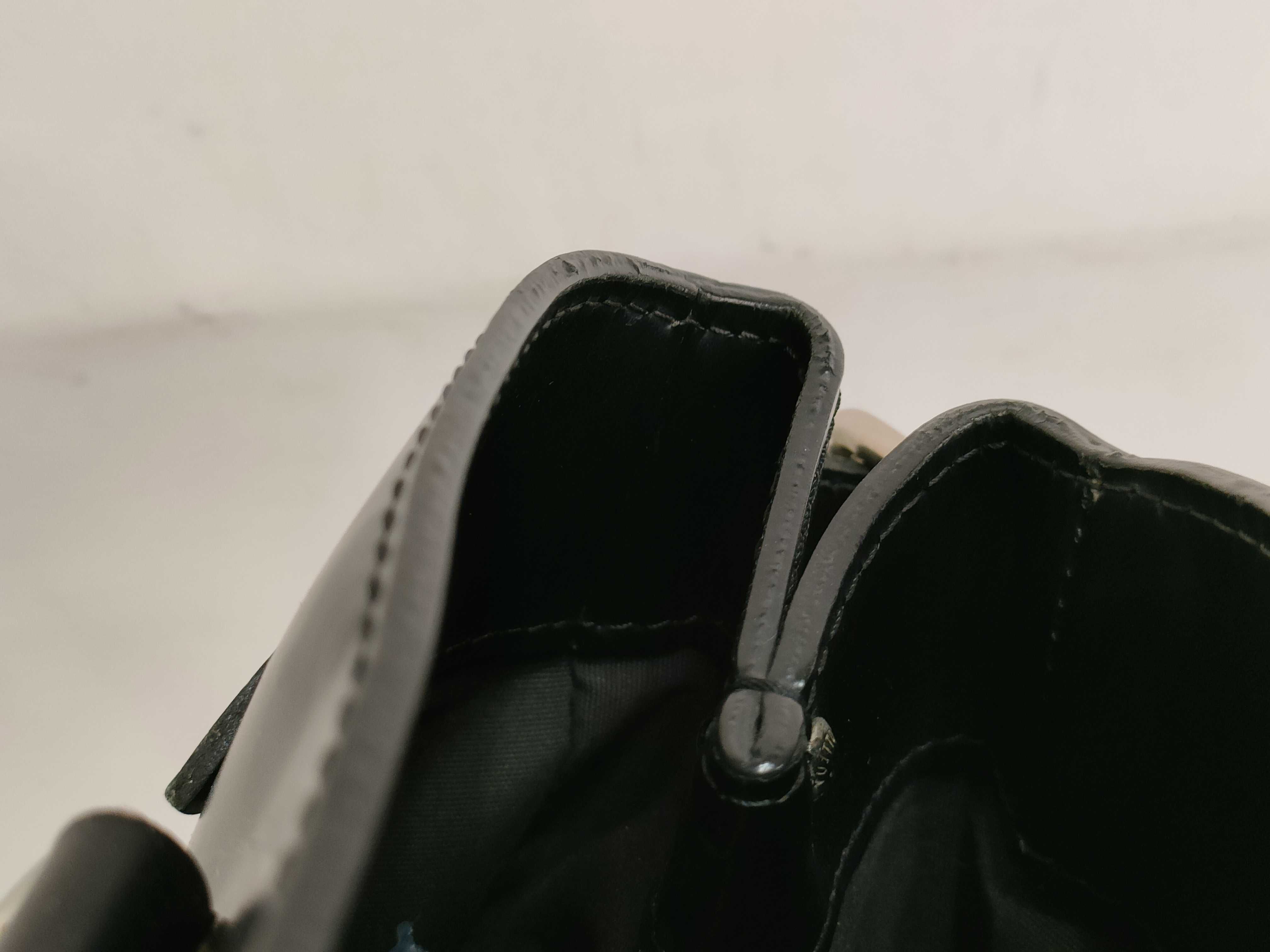 Epi Passy GM Black M59252 Handbag — view 11