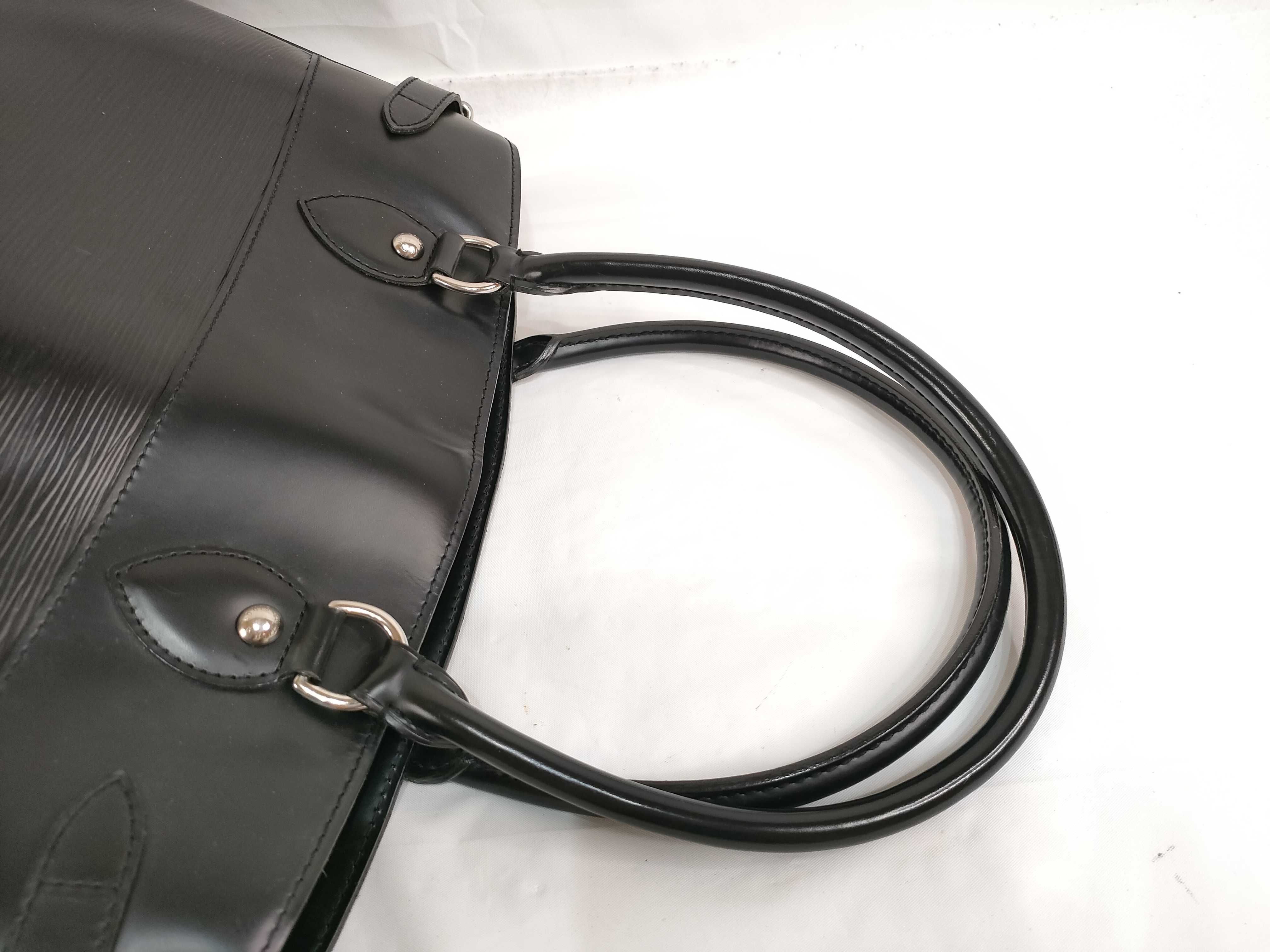 Epi Passy GM Black M59252 Handbag — view 3