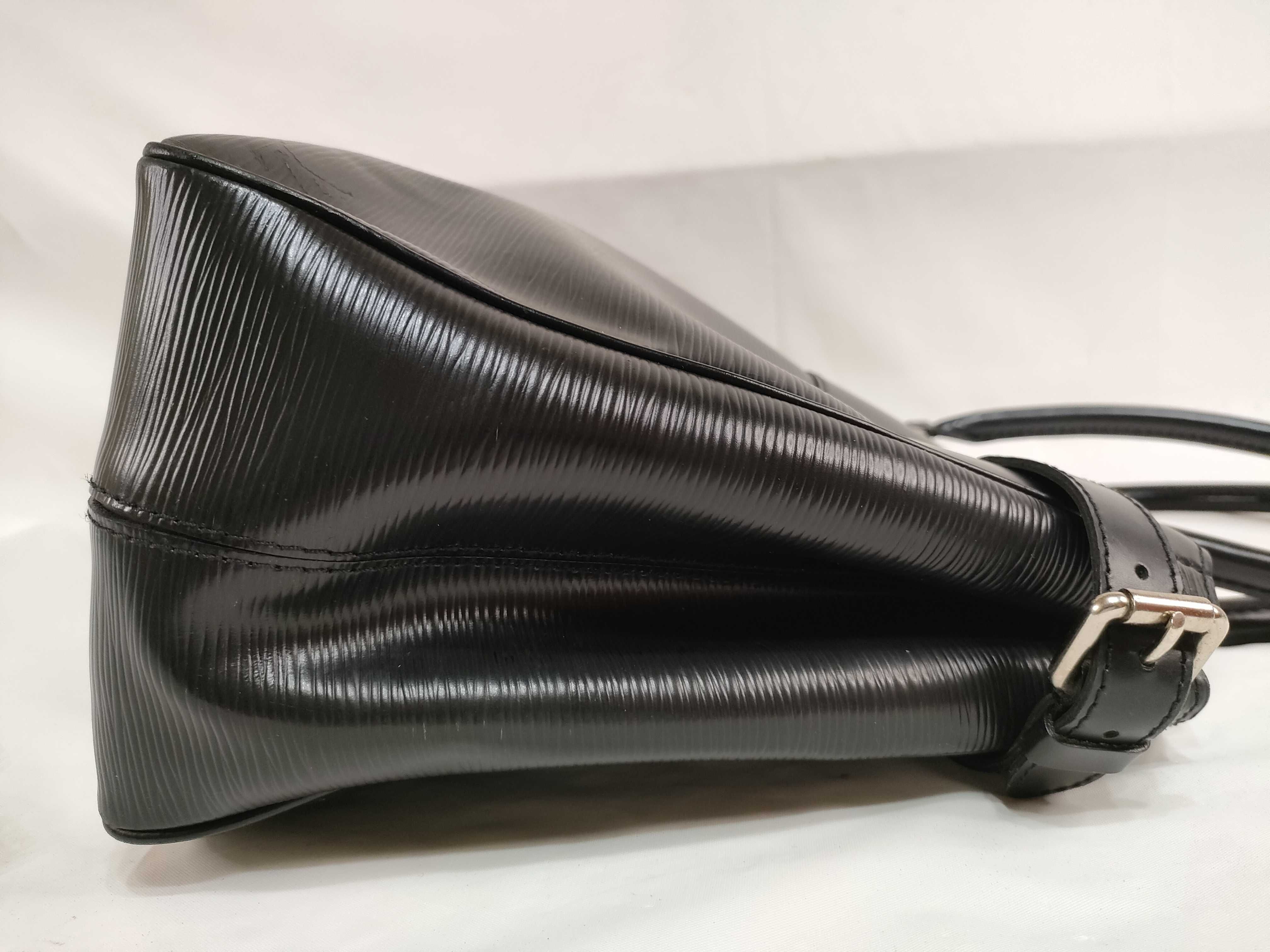 Epi Passy GM Black M59252 Handbag — view 8