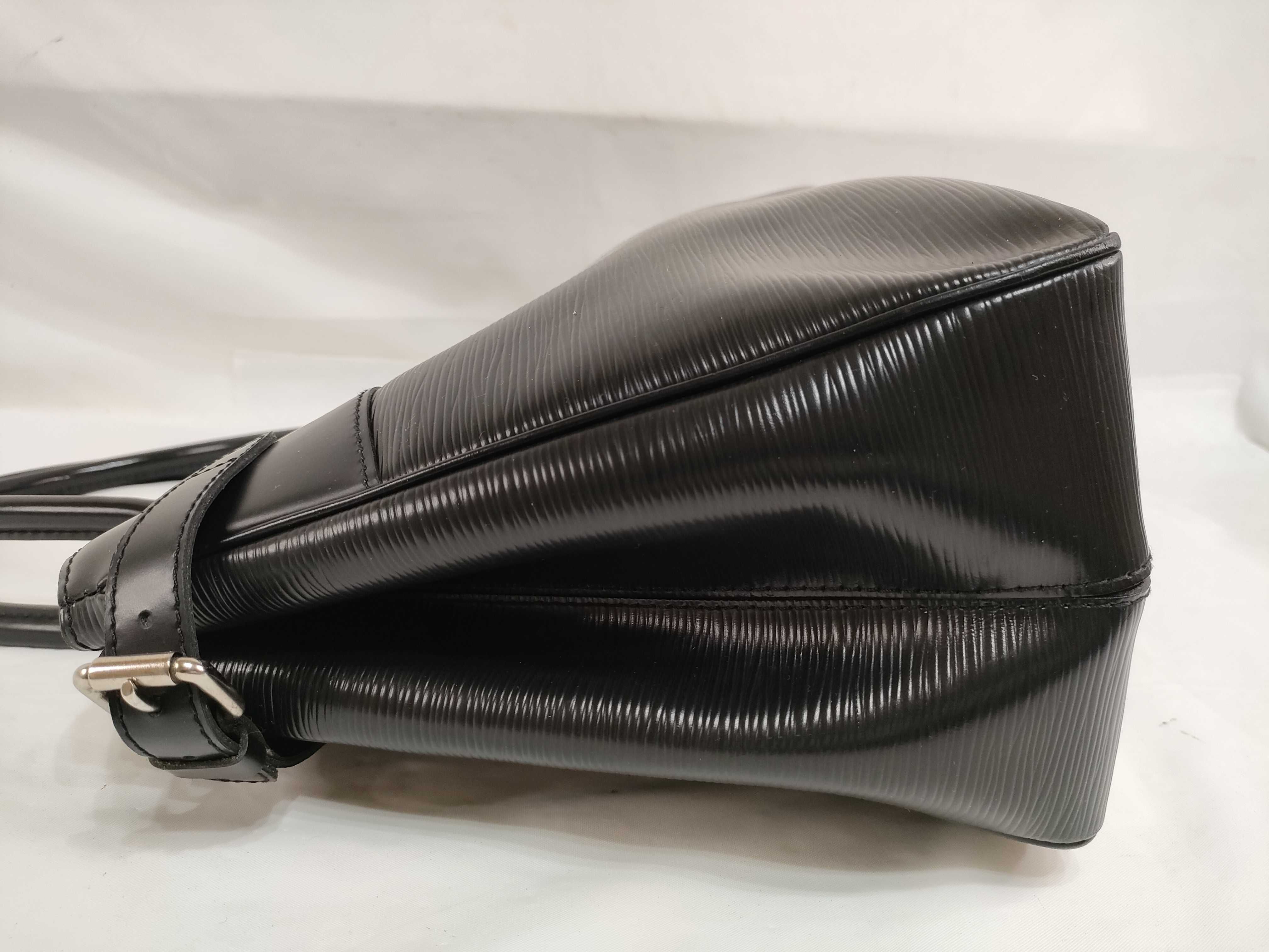 Epi Passy GM Black M59252 Handbag — view 10
