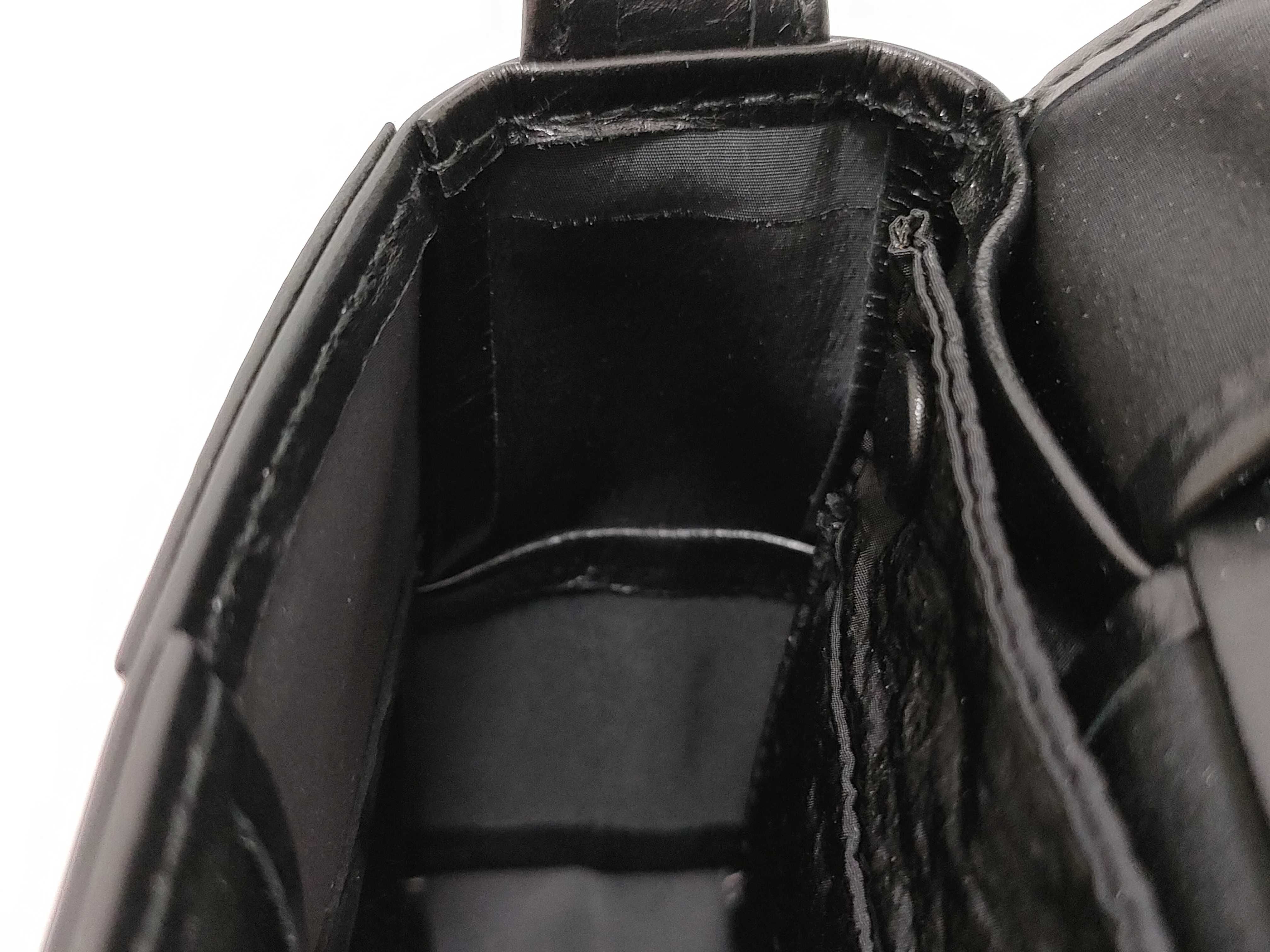 Intrecciato Bottega Maxi Intrecciato Shoulder Bag — view 9