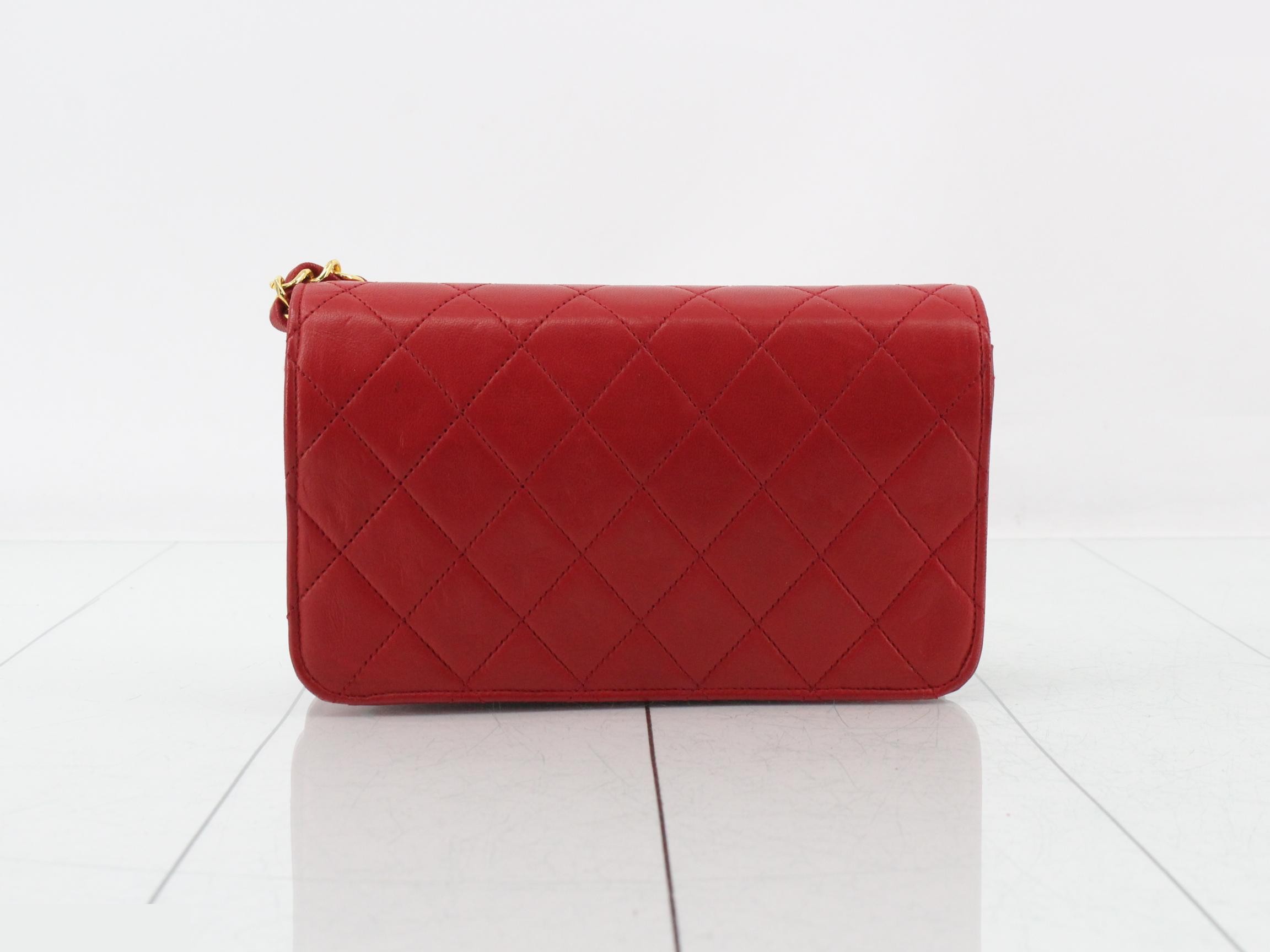 Matelassé Lambskin Push-Lock Chain Shoulder Bag — view 2