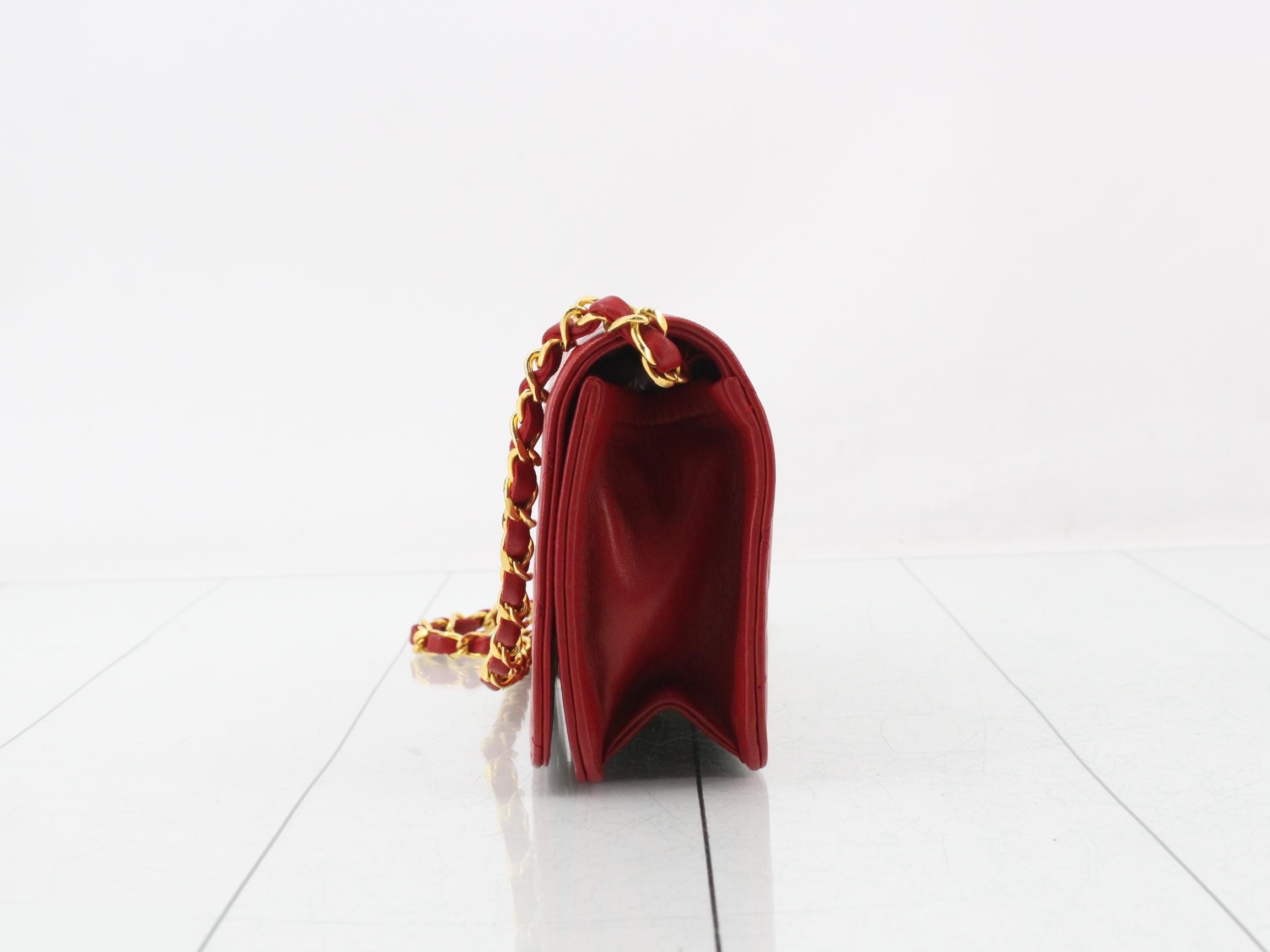Matelassé Lambskin Push-Lock Chain Shoulder Bag — view 3