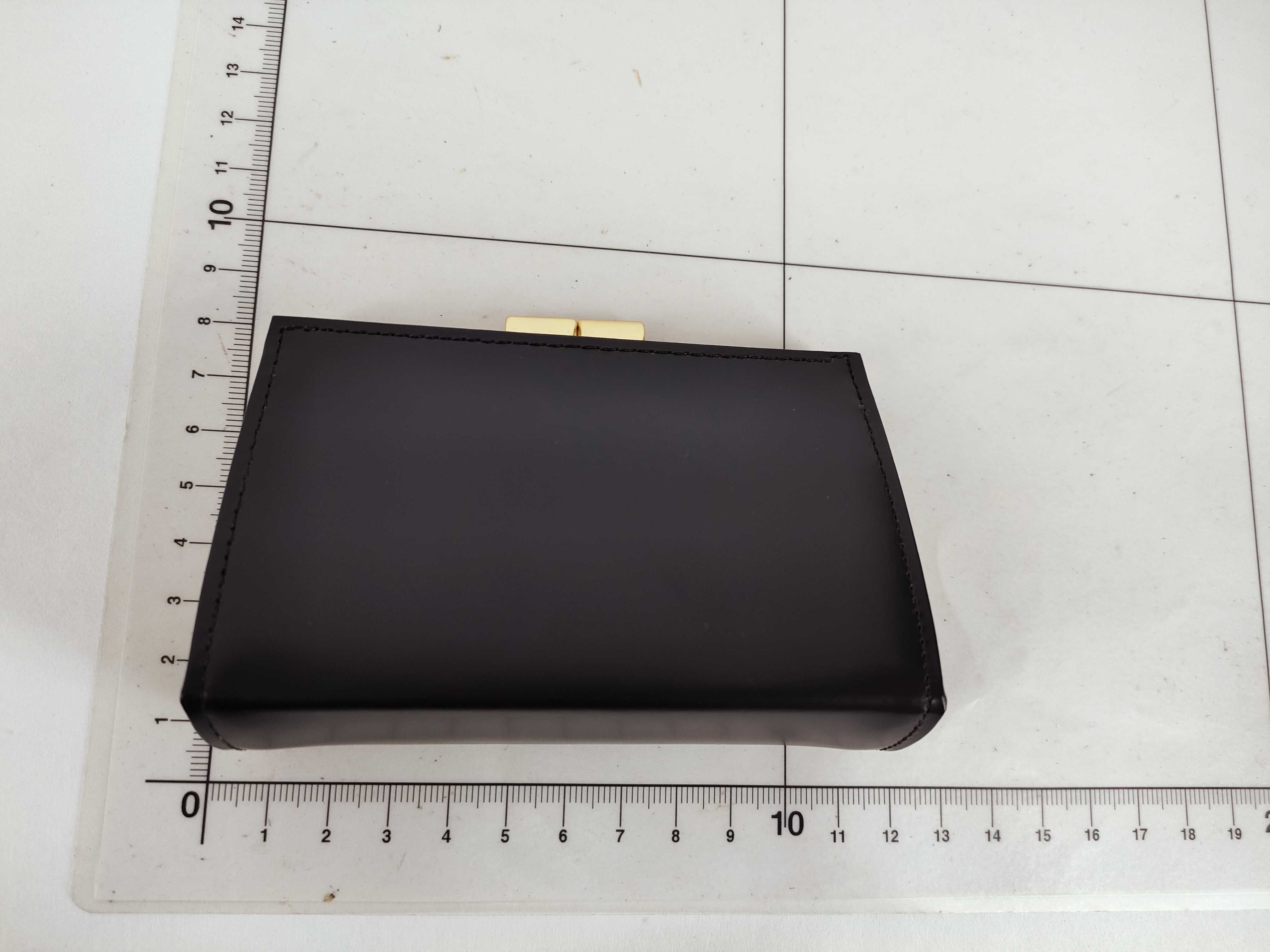 coin case — view 2