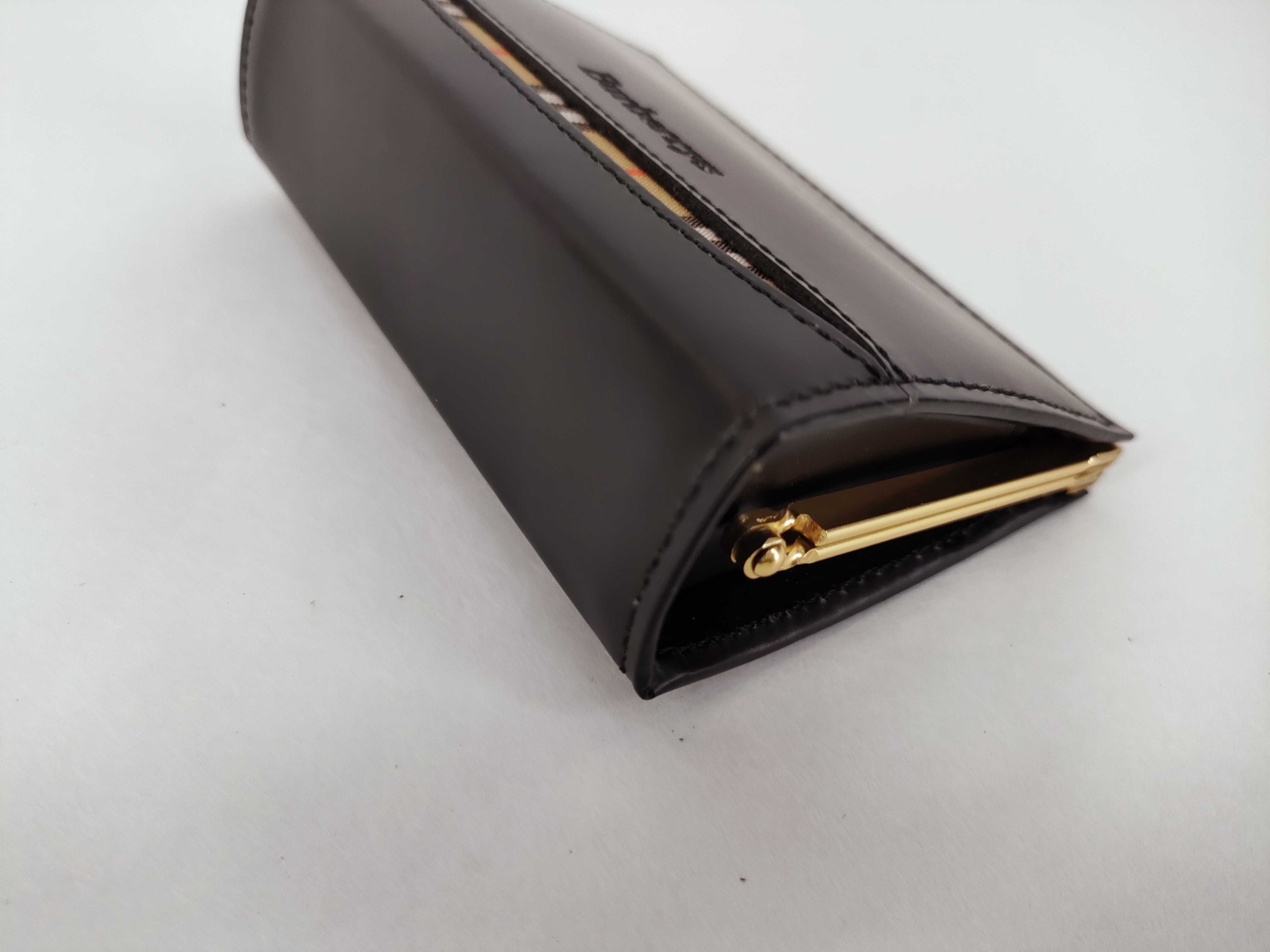 coin case — view 3