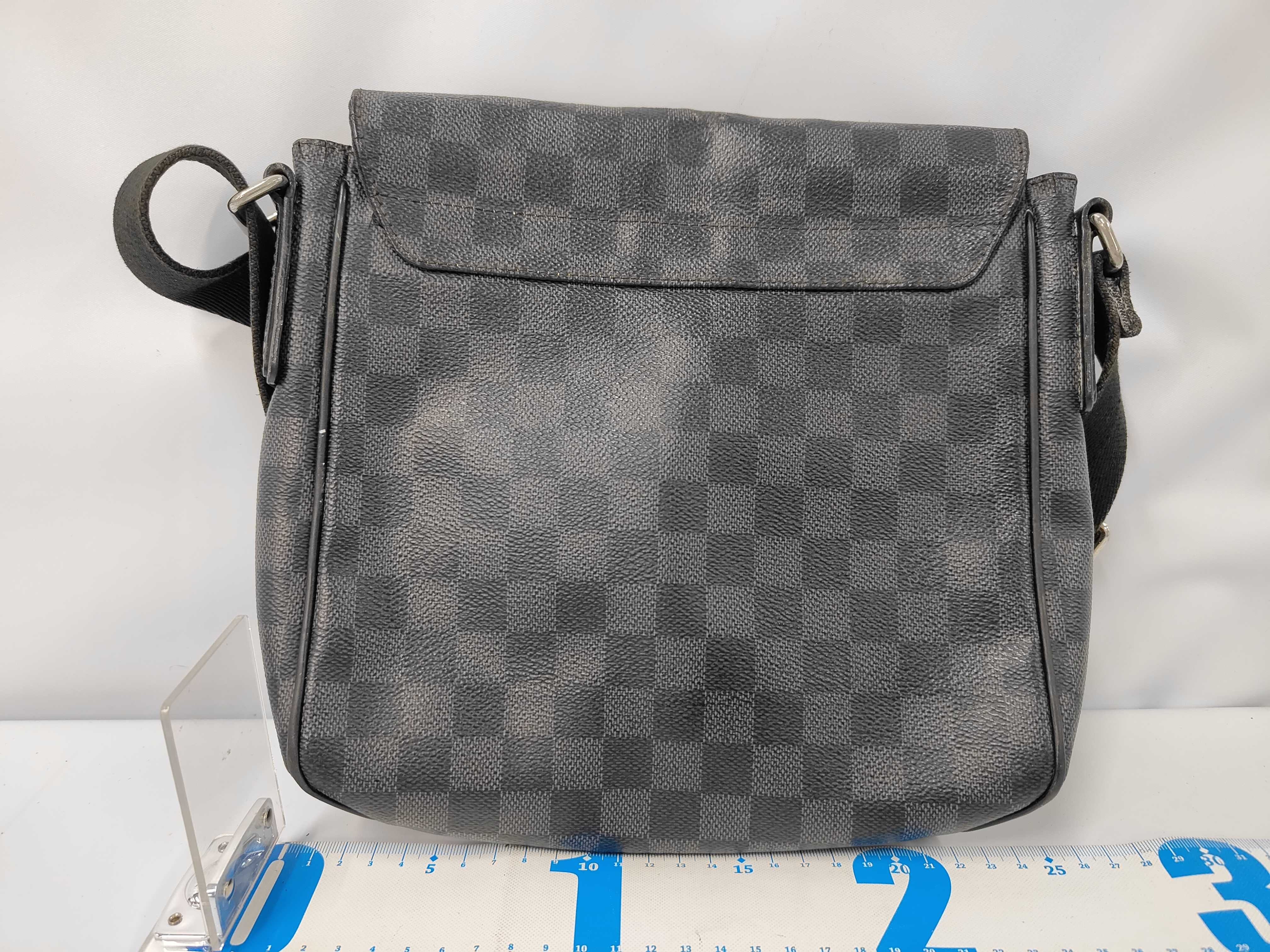 LV DAMIER GRAPHITE DISTRICT N41260 Shoulder Bag — view 2
