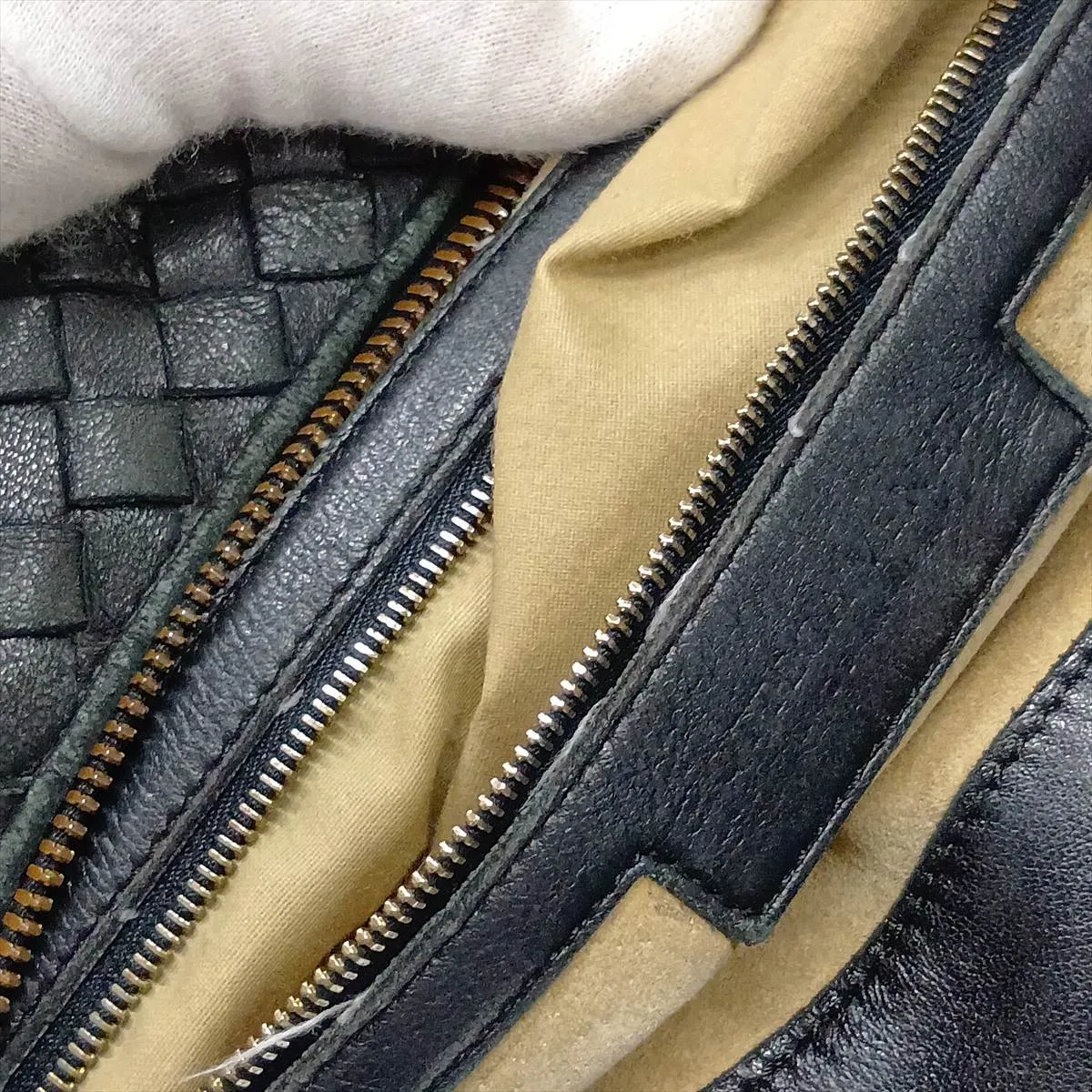 Intrecciato Leather Shoulder Bag, Black, 181347 — view 11