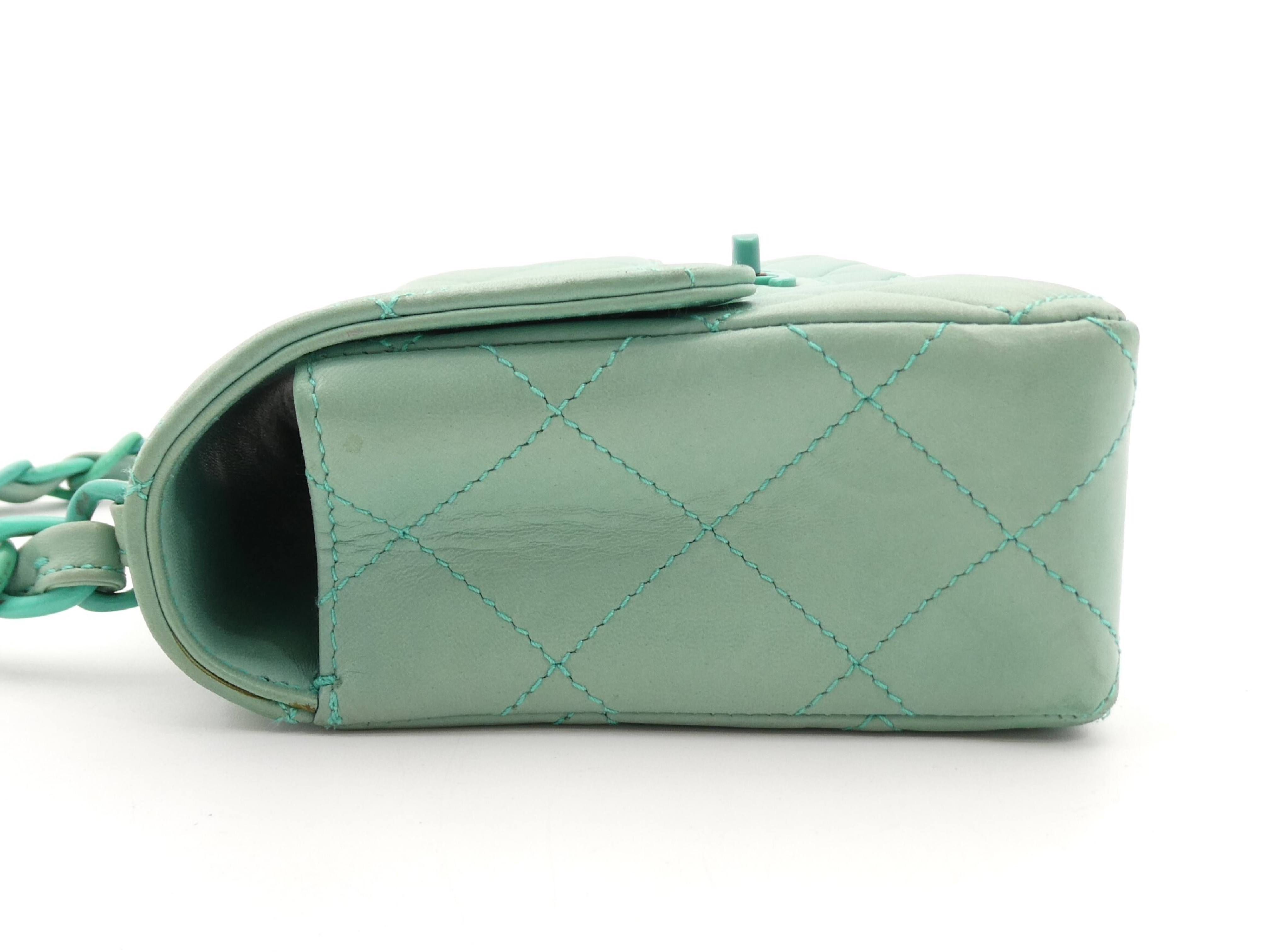 Matelassé Coco Mark Turnlock Chain Shoulder Bag — view 3