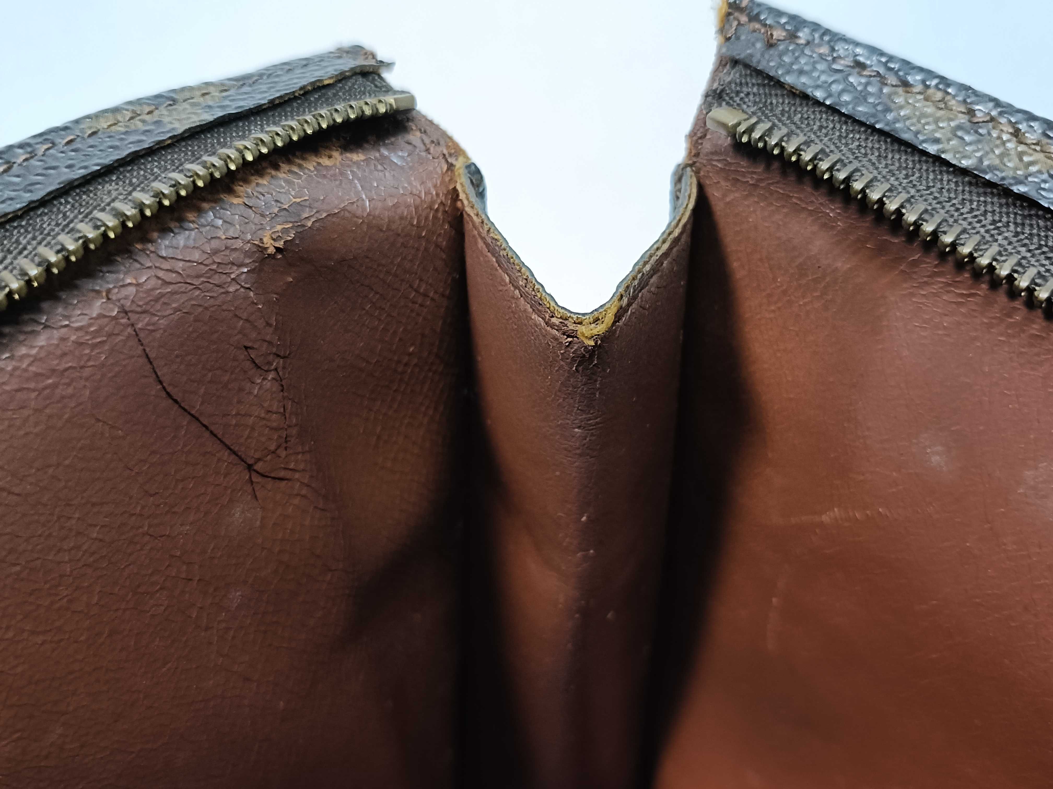 Monogram Pochette Toilette 26 M47542 Second Bag — view 7