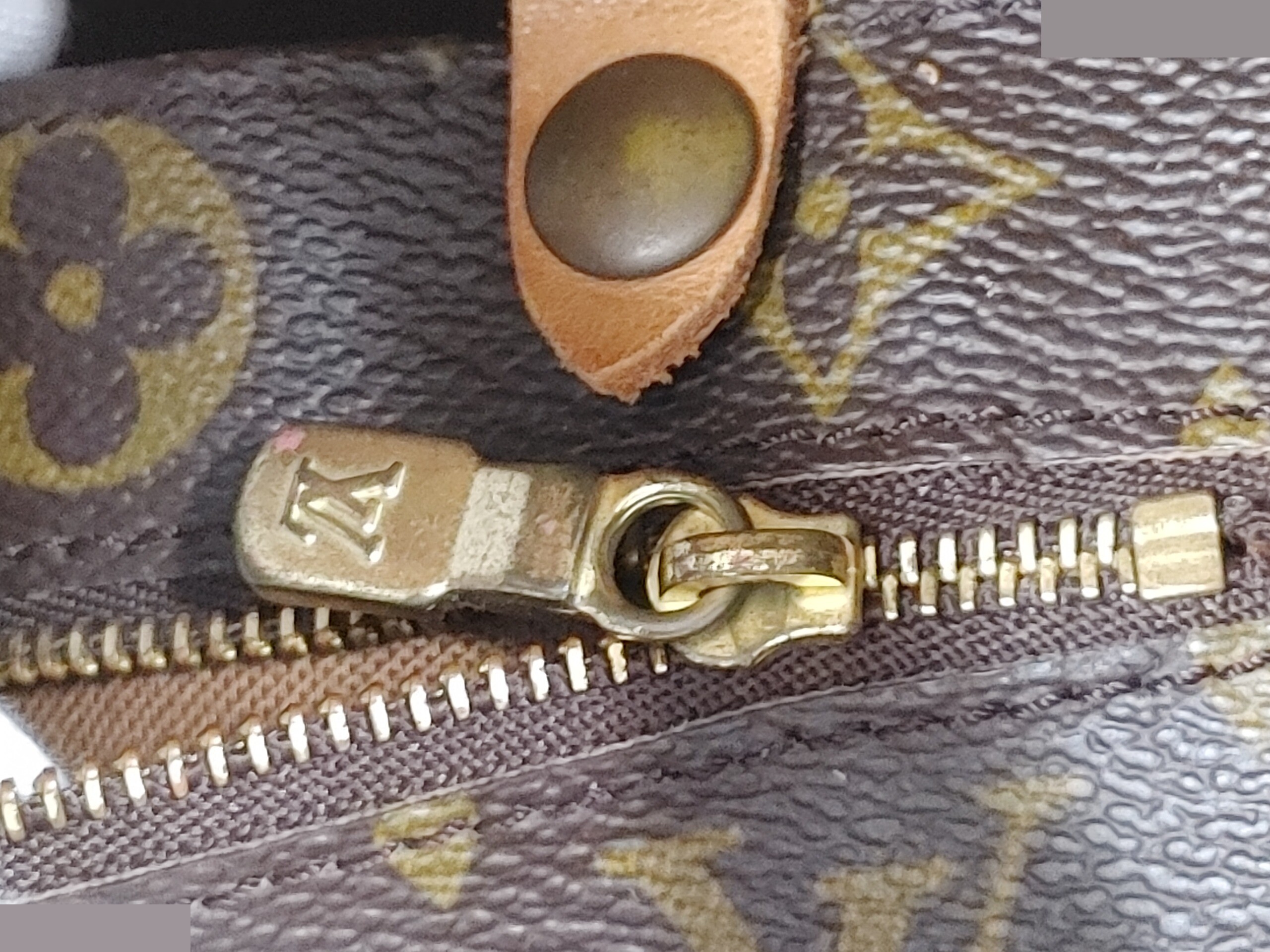 Monogram Randonee GM M42244, serial number unclear, with pouch, PVC, brown. — view 10