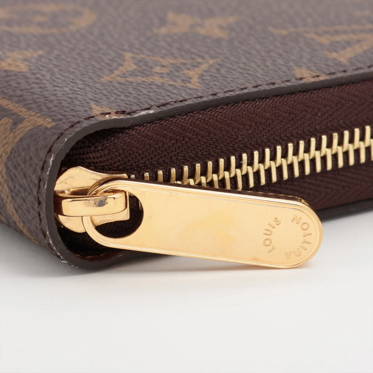 Monogram Zippy Wallet, model number unknown, brown, round zip wallet, My LV World Tour, RFID detected. — view 13