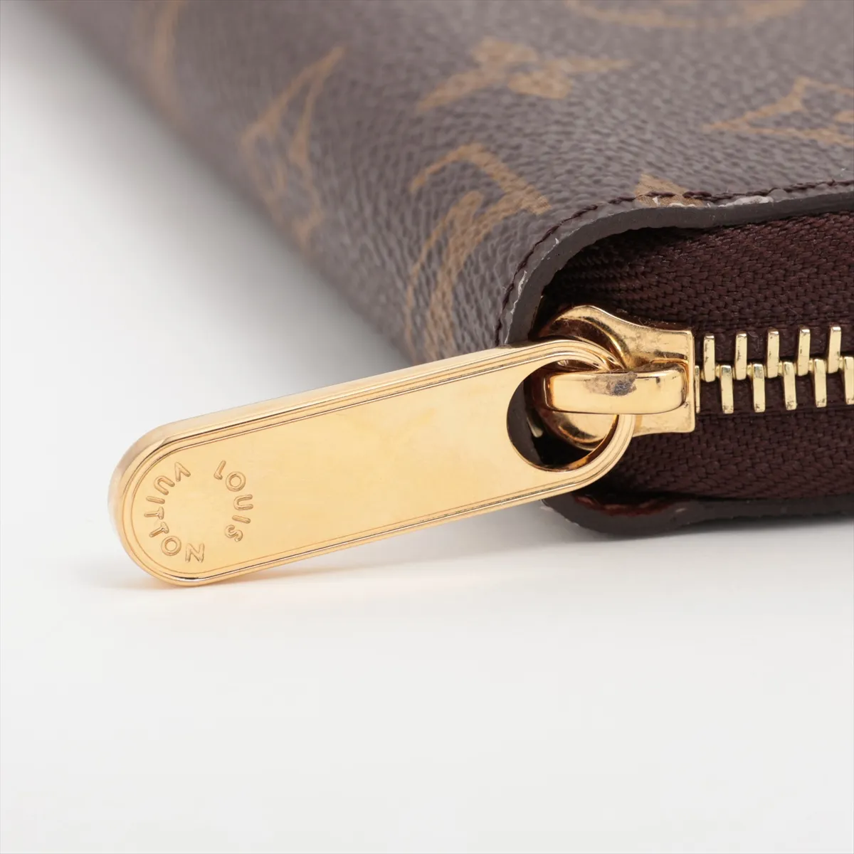 Monogram Zippy Wallet, model number unknown, brown, round zip wallet, My LV World Tour, RFID detected. — view 14
