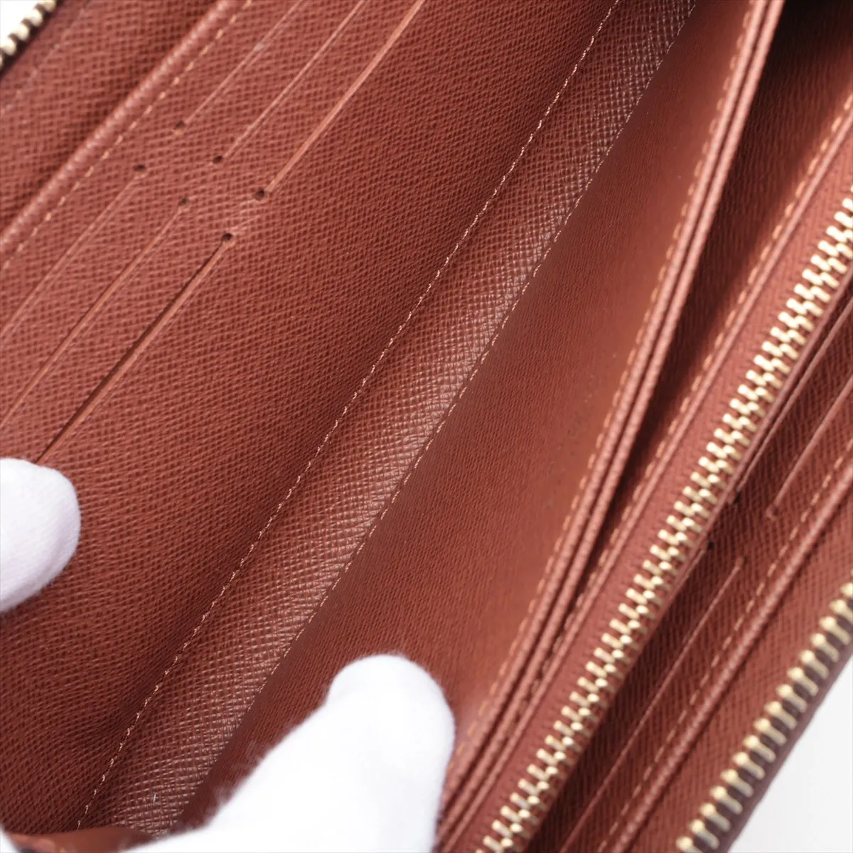 Monogram Zippy Wallet, model number unknown, brown, round zip wallet, My LV World Tour, RFID detected. — view 5