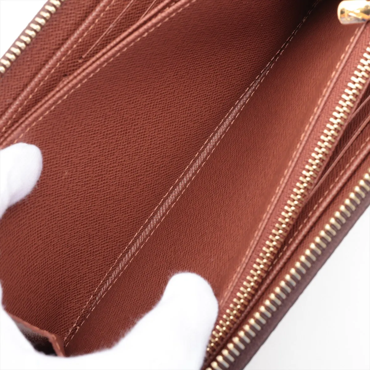 Monogram Zippy Wallet, model number unknown, brown, round zip wallet, My LV World Tour, RFID detected. — view 7